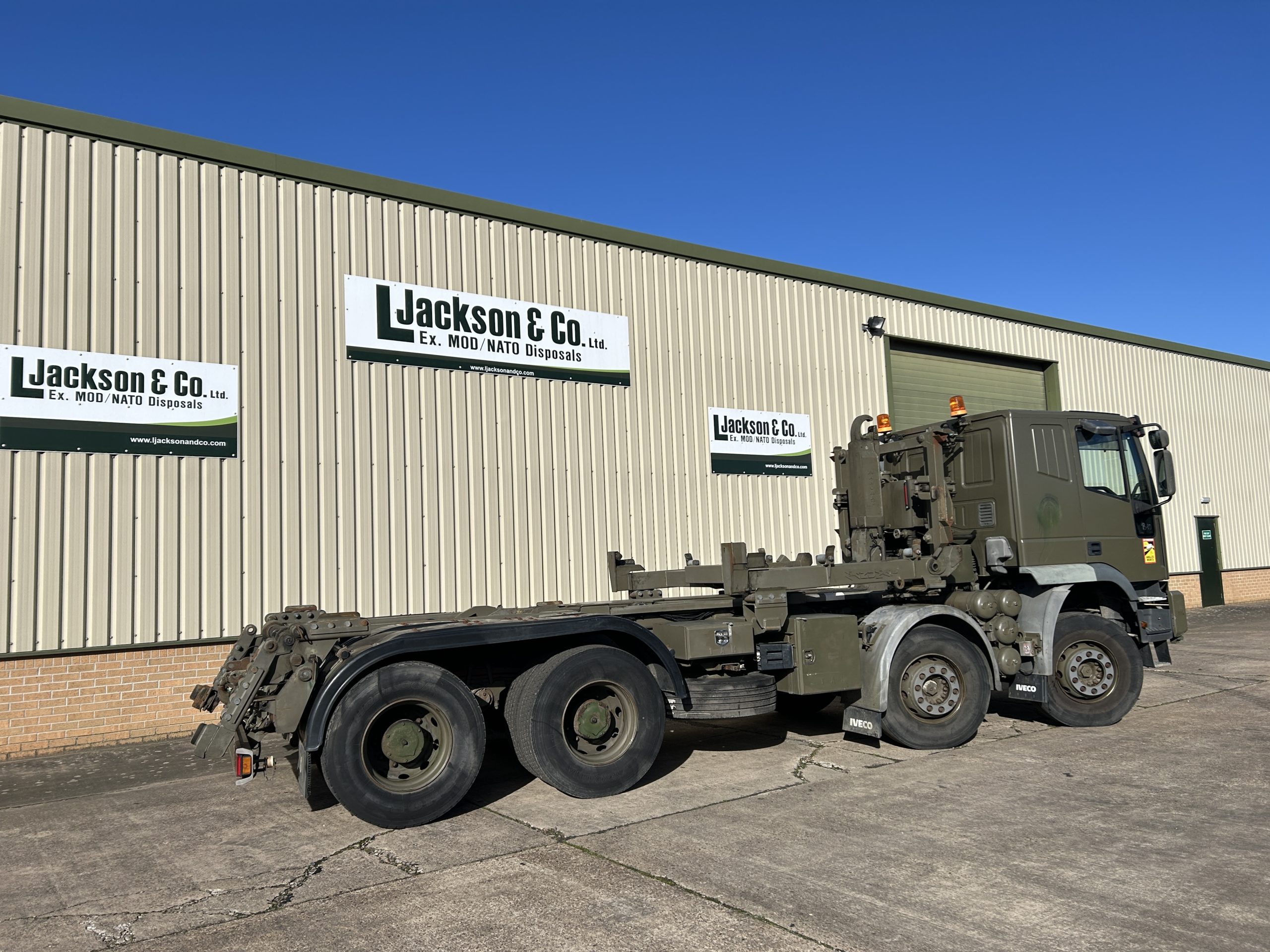 Iveco Eurotrakker 410E44 8×4 Hookloader Trucks