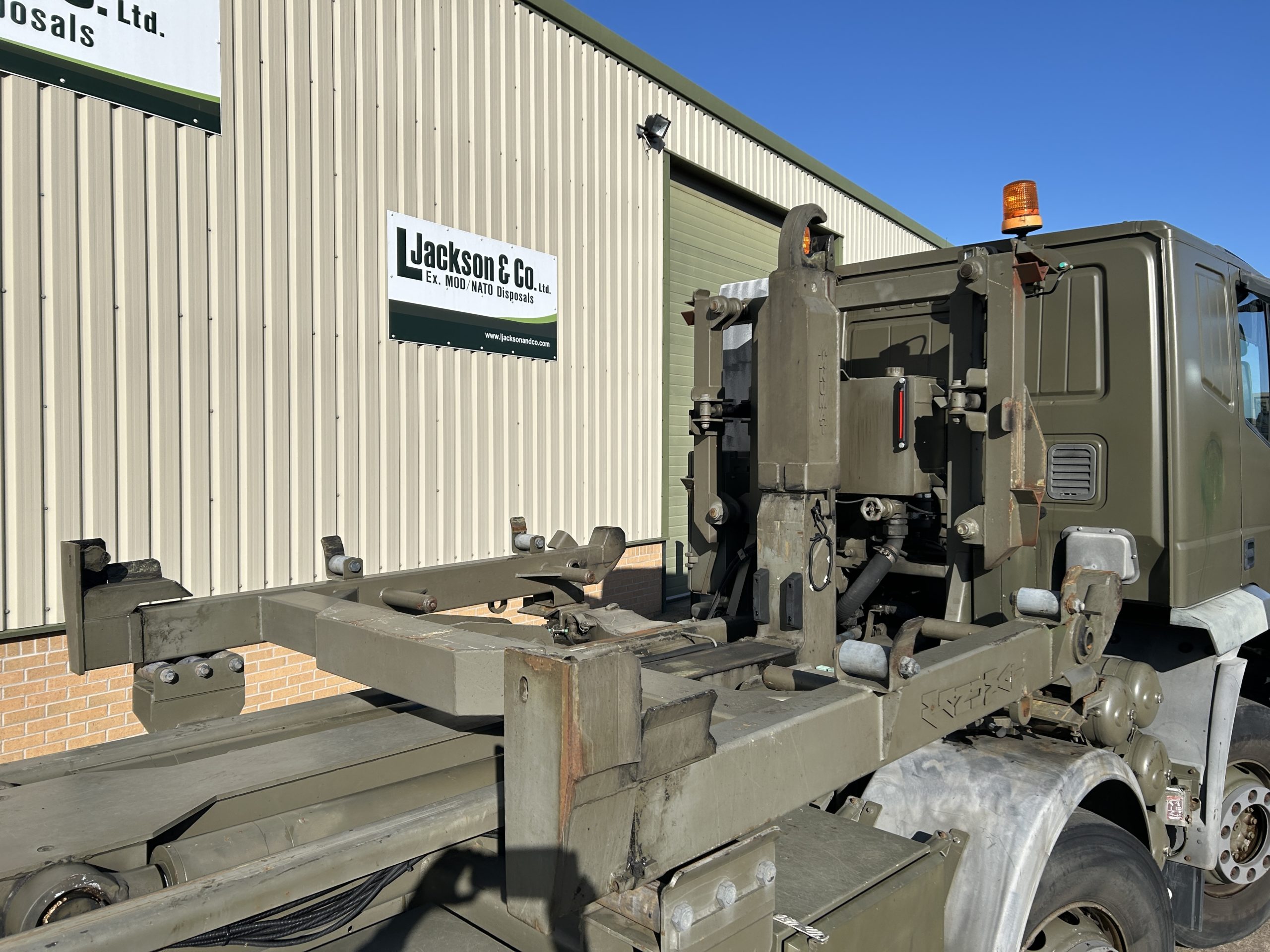 Iveco Eurotrakker 410E44 8×4 Hookloader Trucks