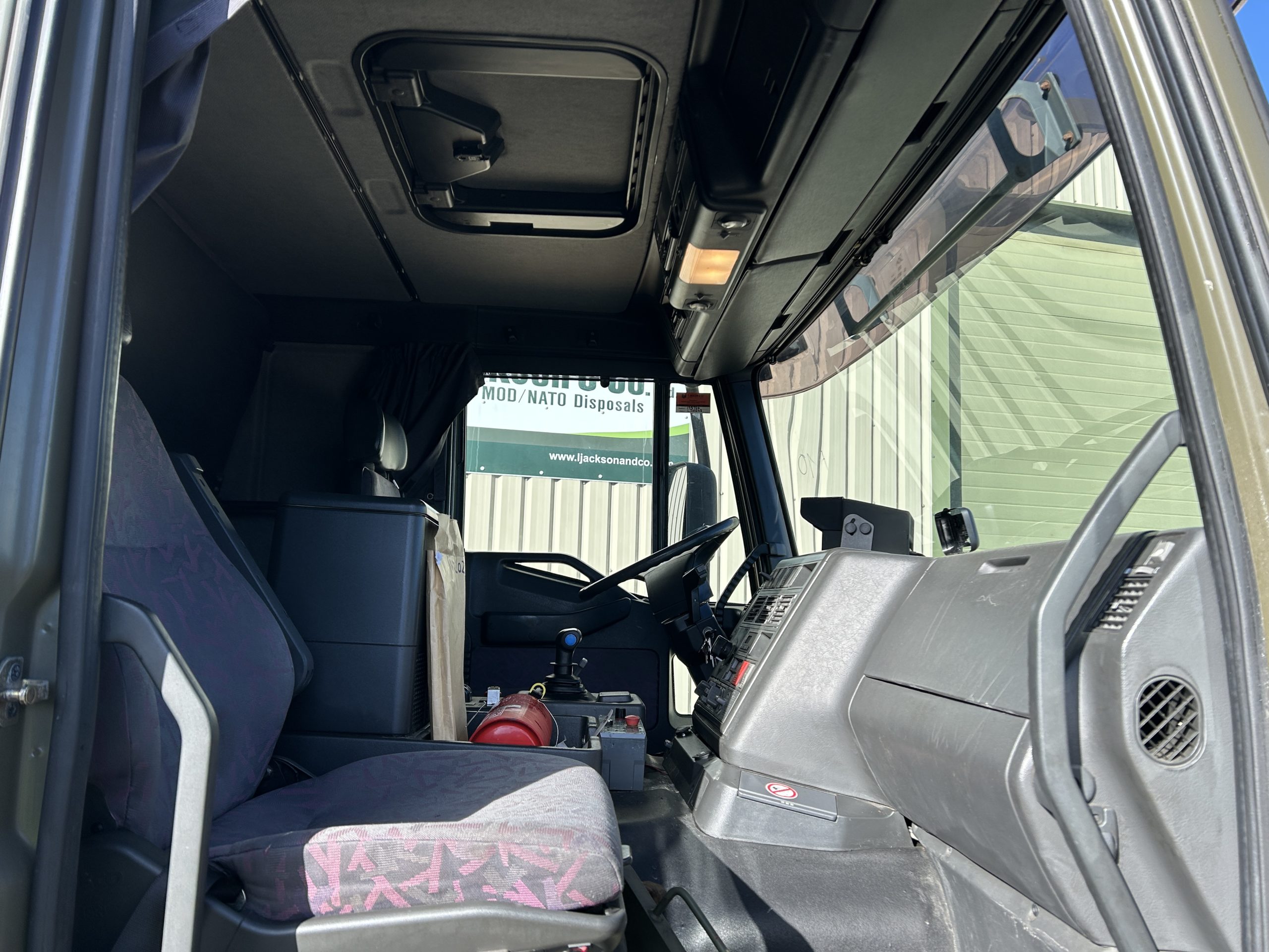 Iveco Eurotrakker 410E44 8×4 Hookloader Trucks