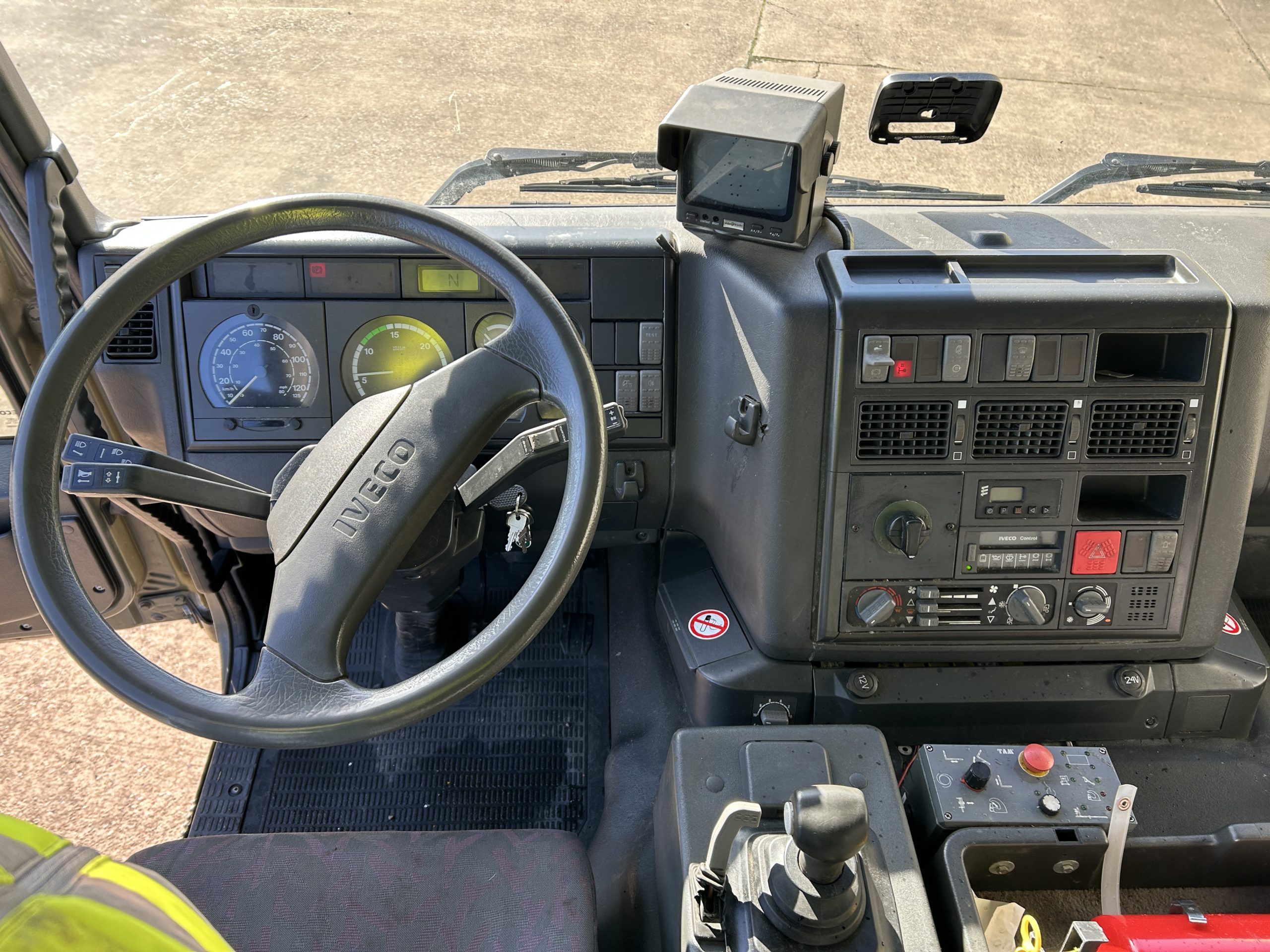 Iveco Eurotrakker 410E44 8×4 Hookloader Trucks