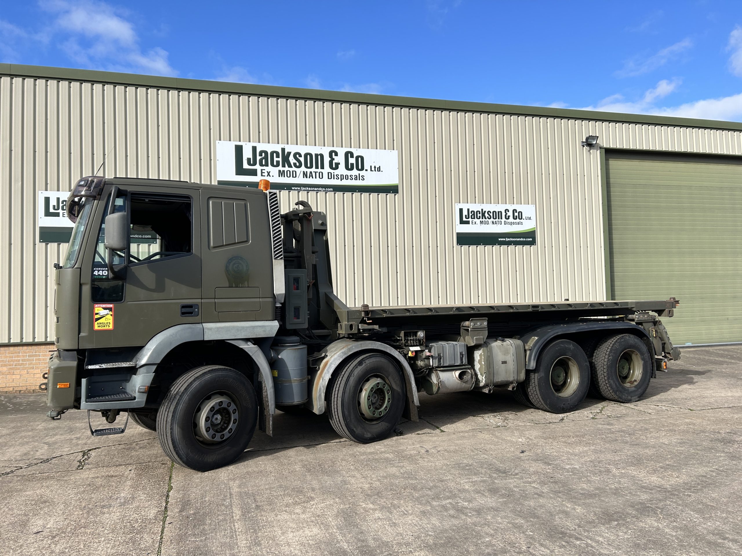 Iveco Eurotrakker 410E44 8×4 Hookloader Trucks