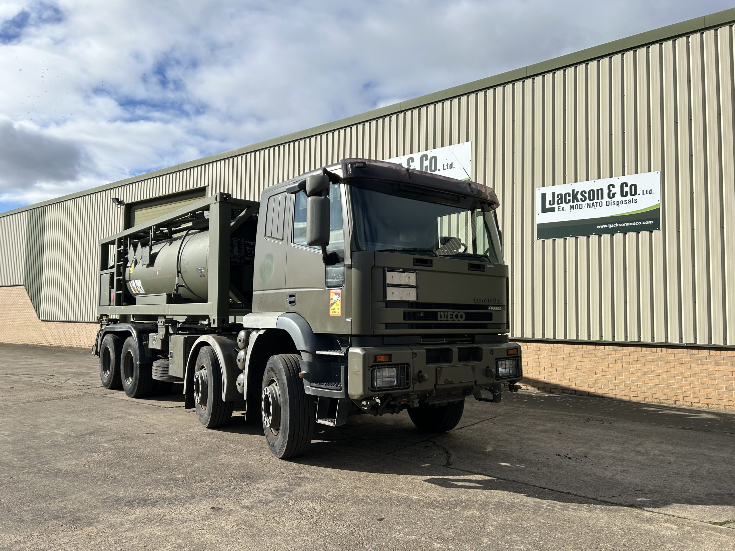 Iveco Eurotrakker 410E44 8×4 Hookloader Trucks