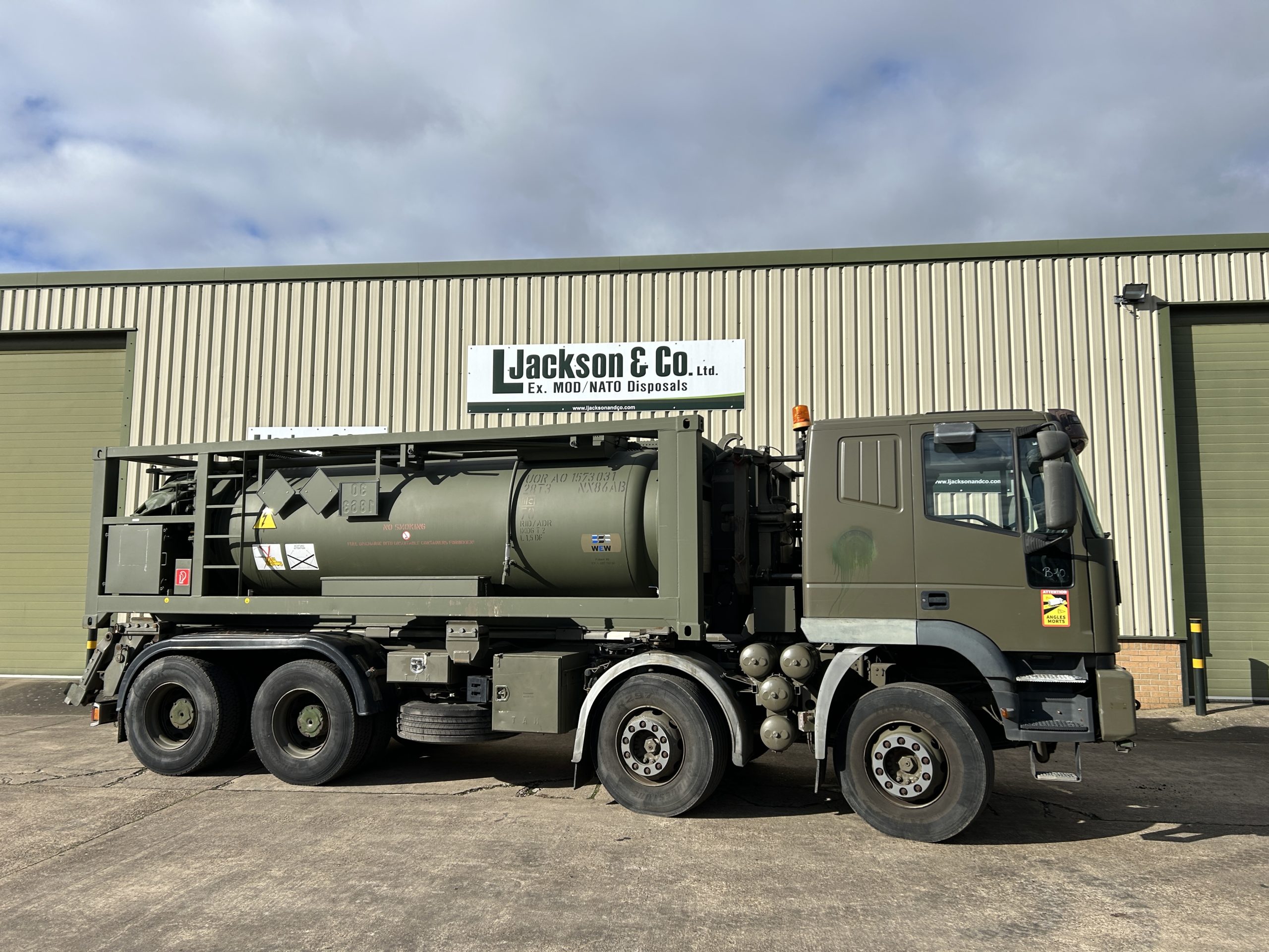 Iveco Eurotrakker 410E44 8×4 Hookloader Trucks