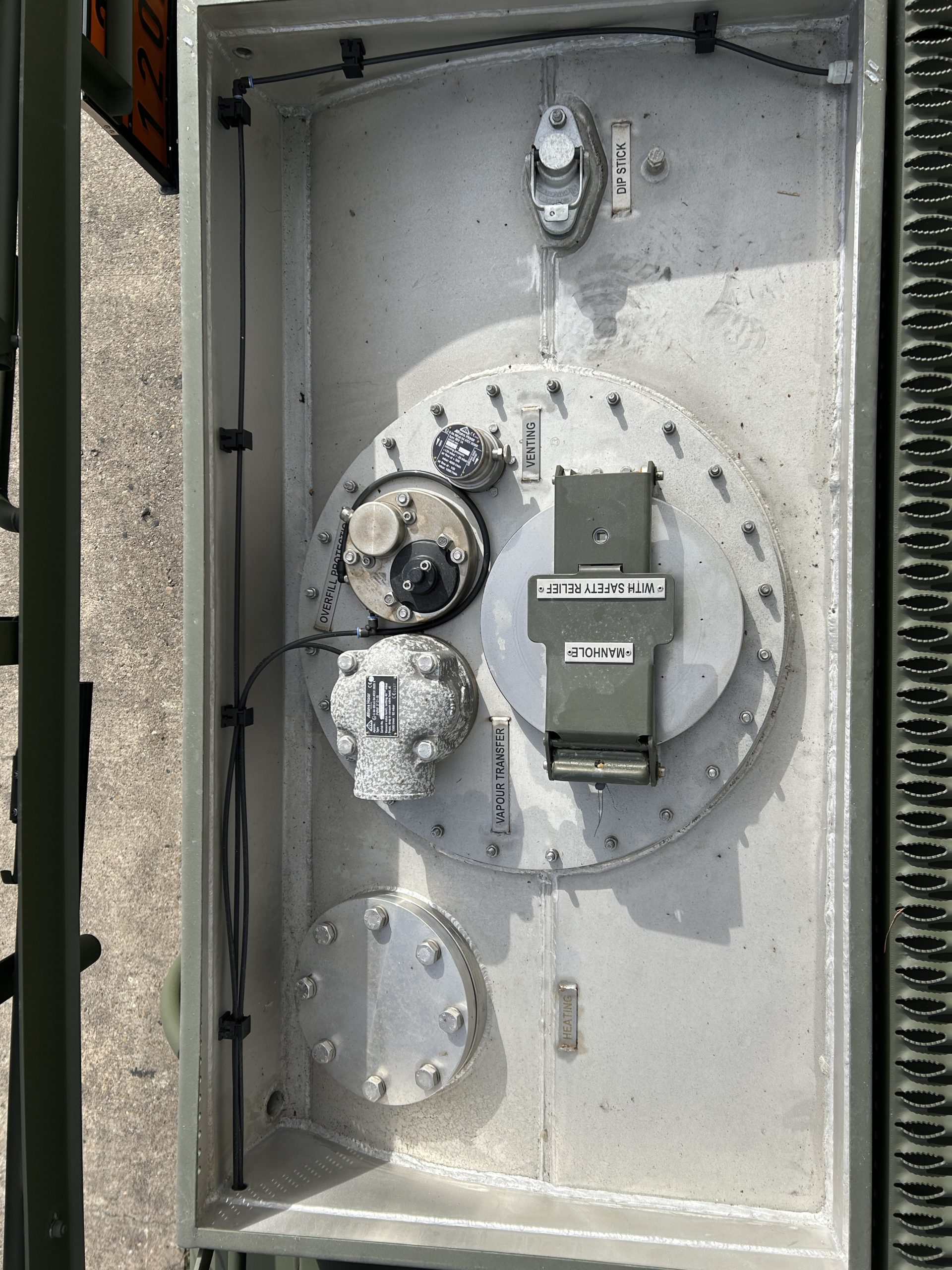 Drops 20FT 10,000 Litre Fuel Dispensing Rack