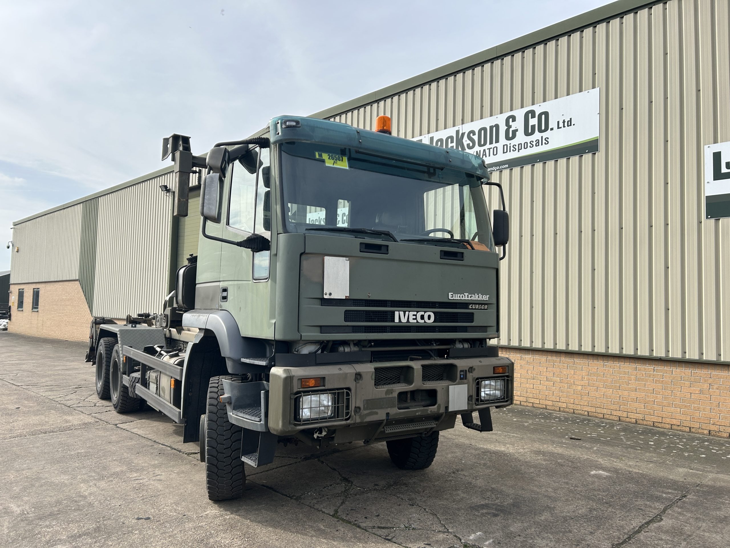 Iveco Eurotrakker 260E44 6×6 Hookloader