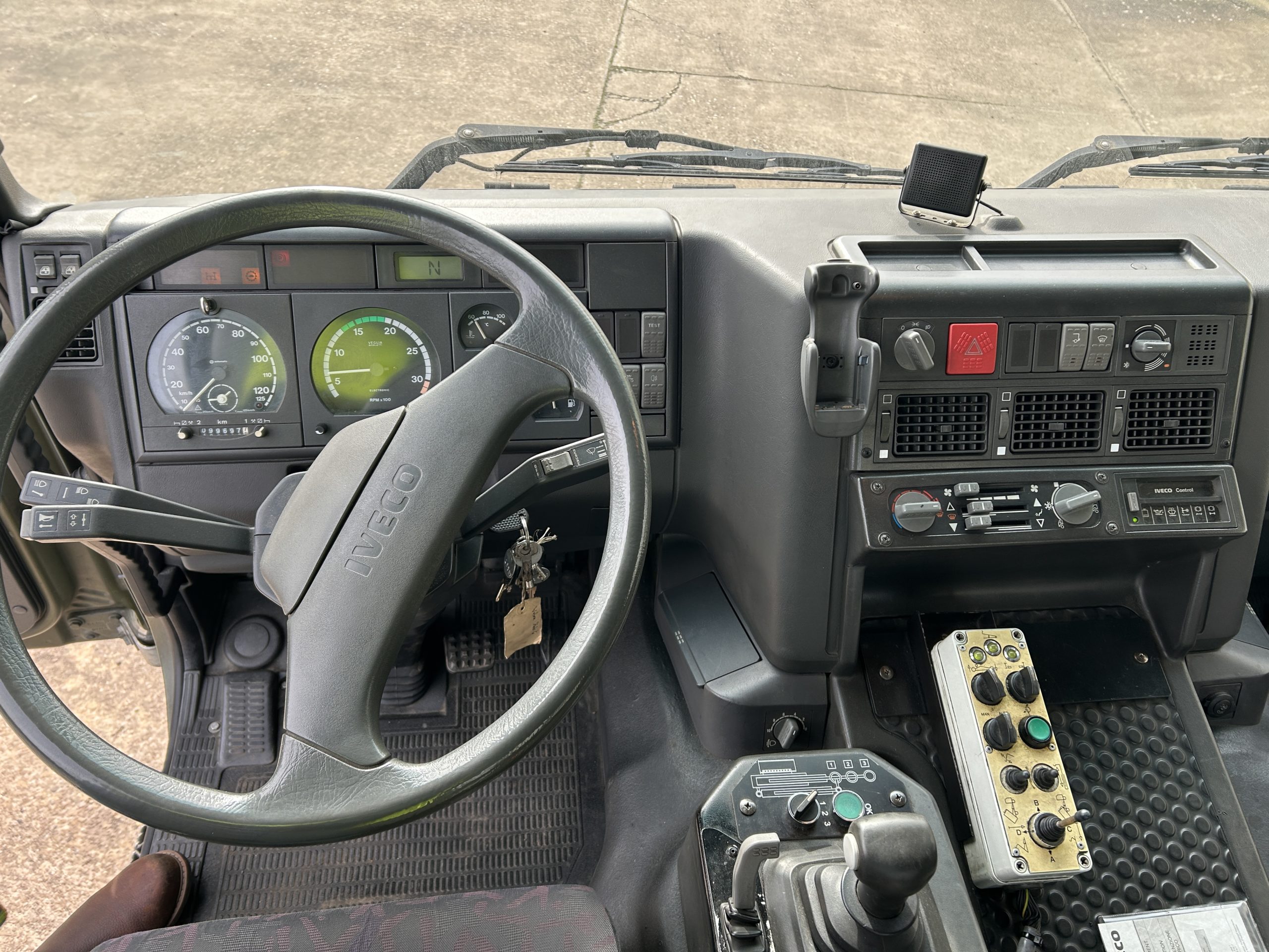 Iveco Eurotrakker 260E44 6×6 Hookloader