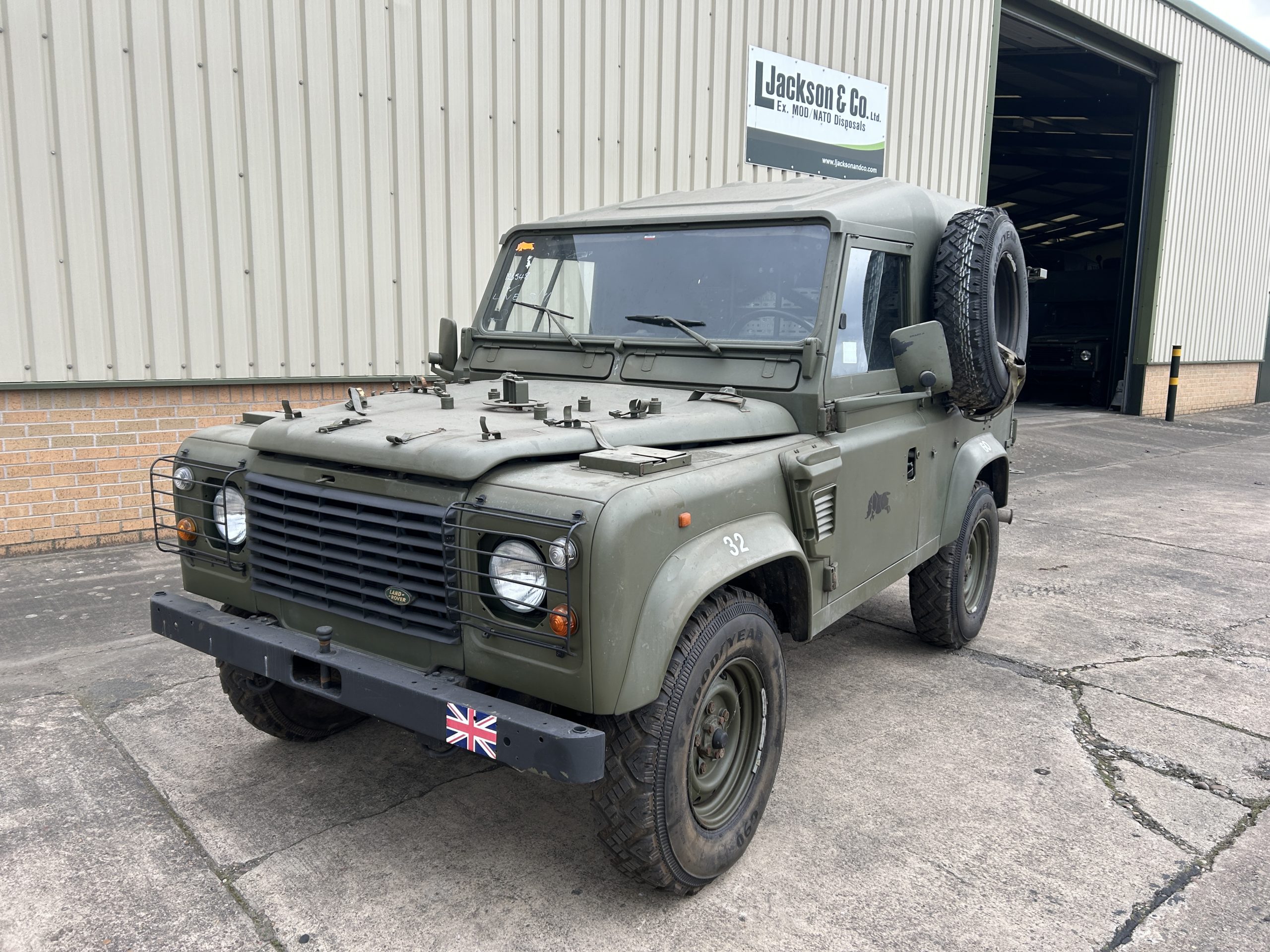 Land Rover Defender 90 Wolf LHD Hard Top