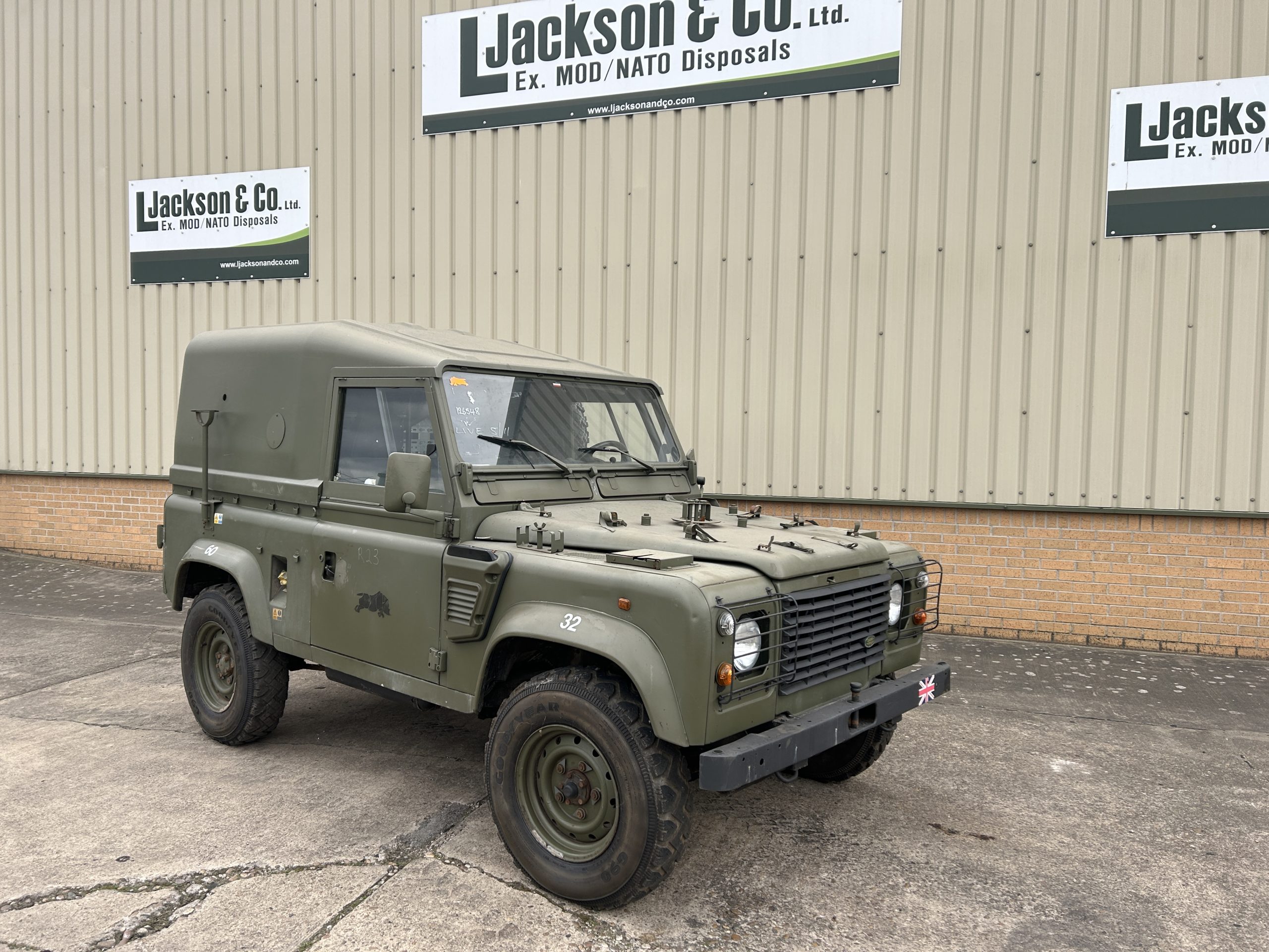 Land Rover Defender 90 Wolf LHD Hard Top