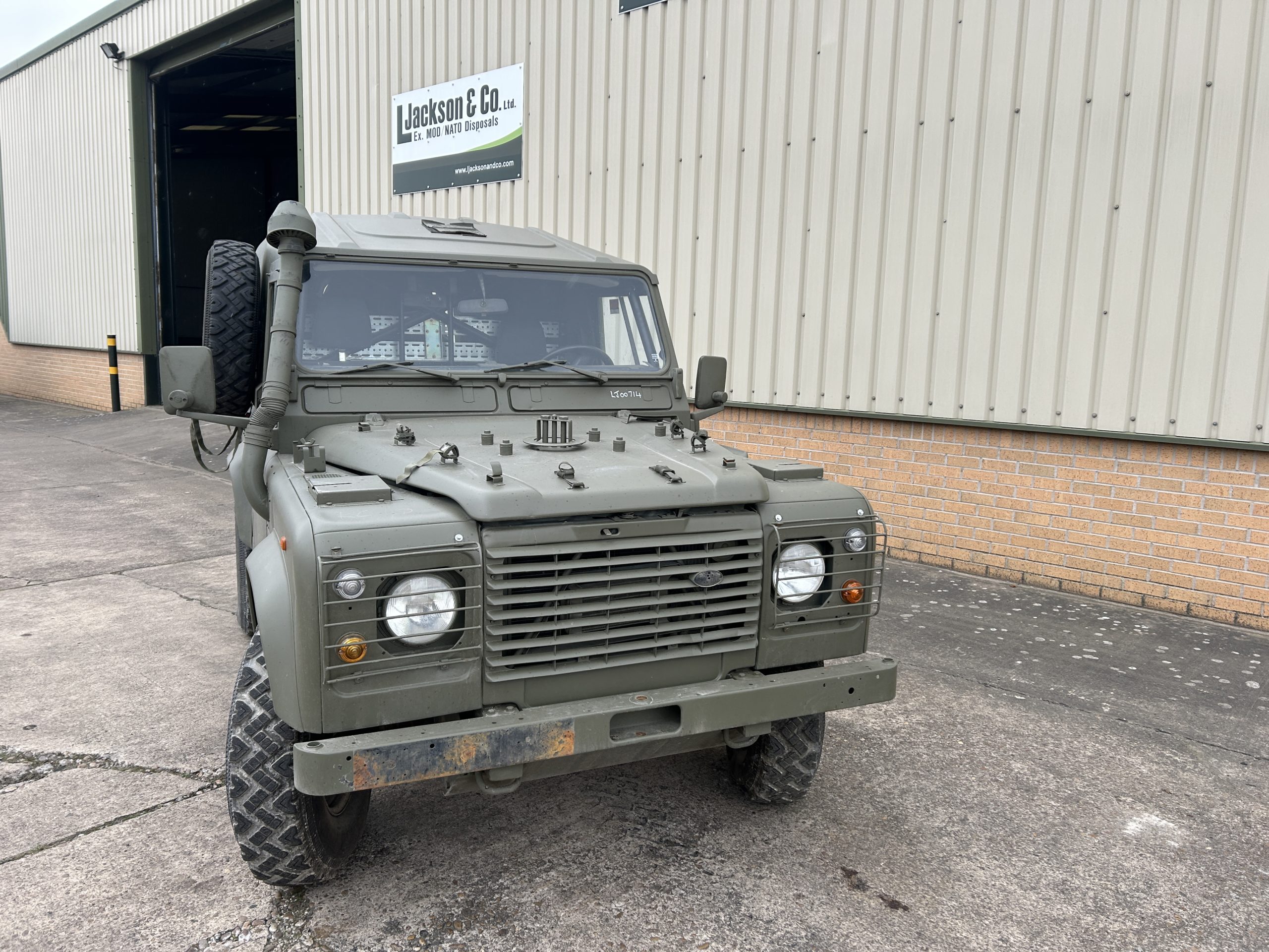 Land Rover Defender 90 Wolf LHD Hard Top