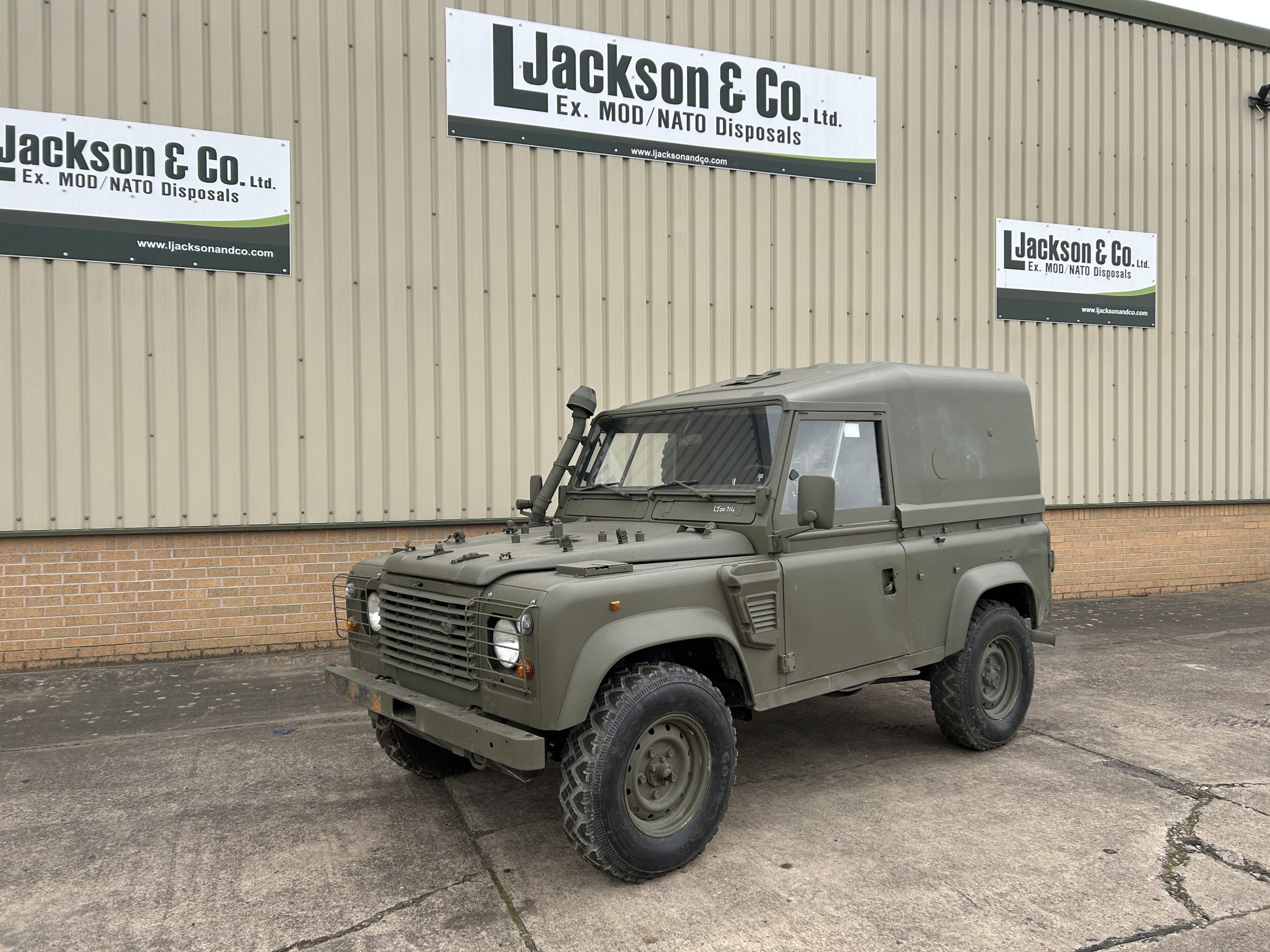 Land Rover Defender 90 Wolf LHD Hard Top