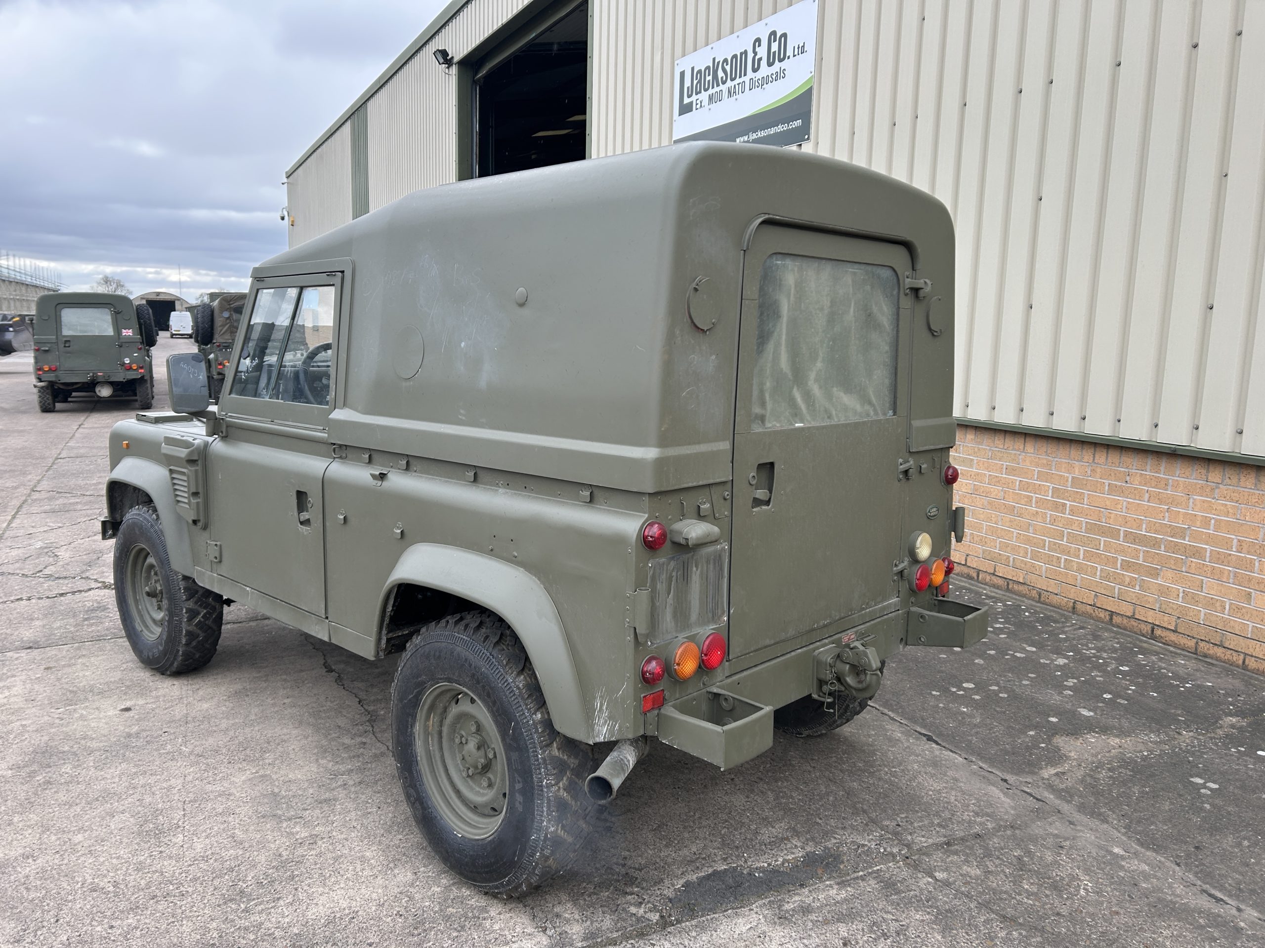 Land Rover Defender 90 Wolf LHD Hard Top