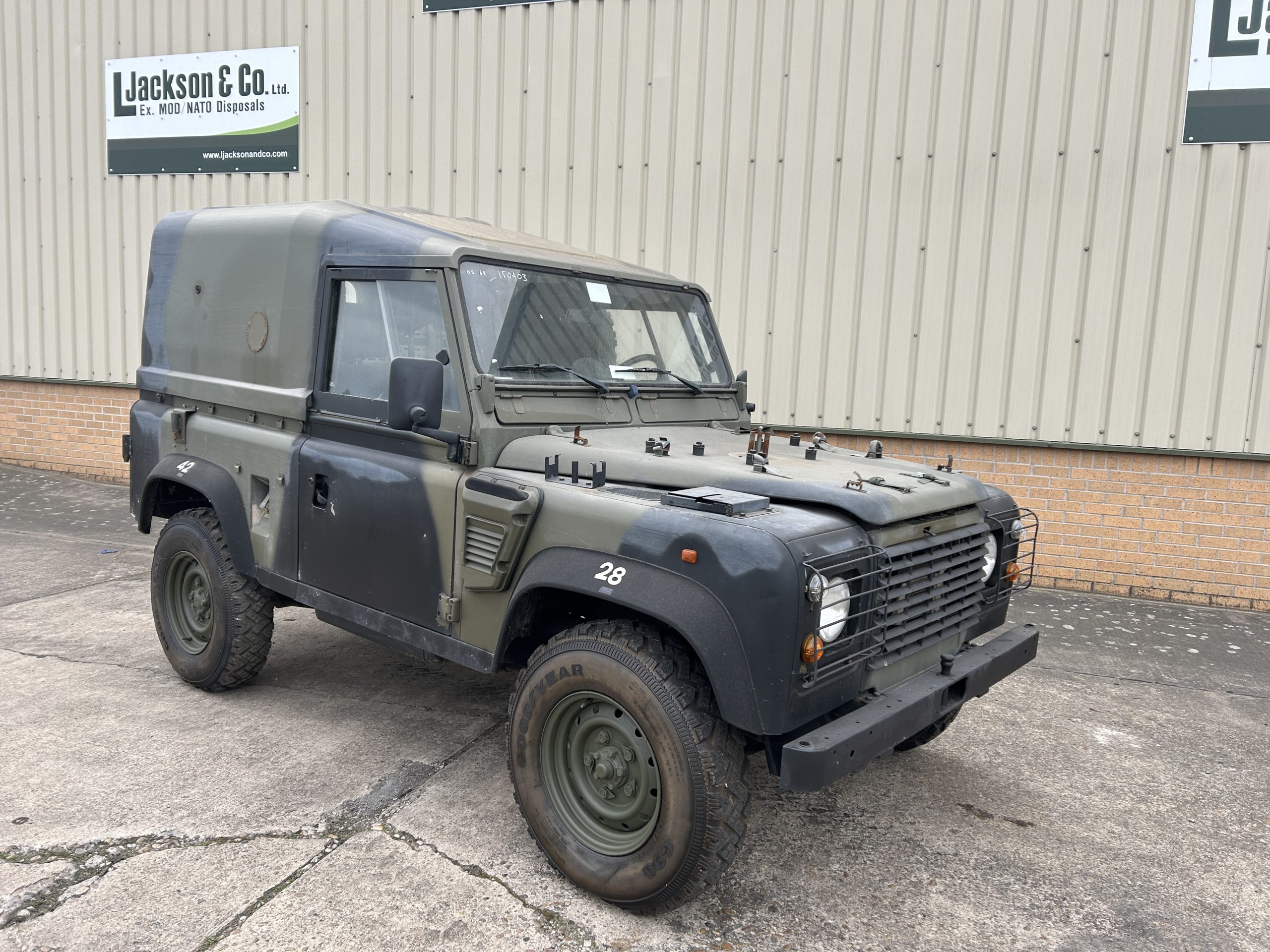 Land Rover Defender 90 Wolf LHD Hard Top (Remus)