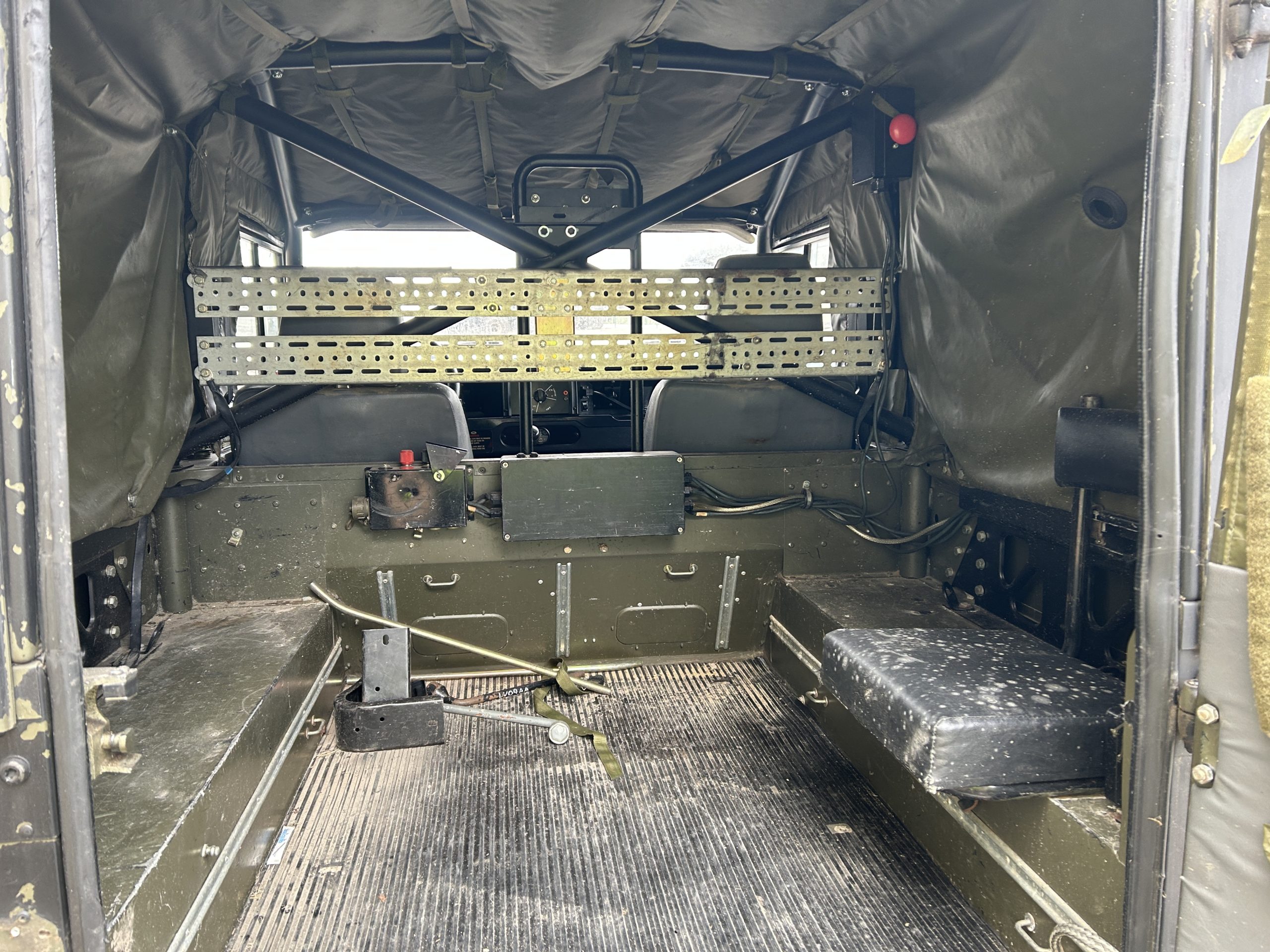 Land Rover Defender 90 Wolf LHD Hard Top (Remus)