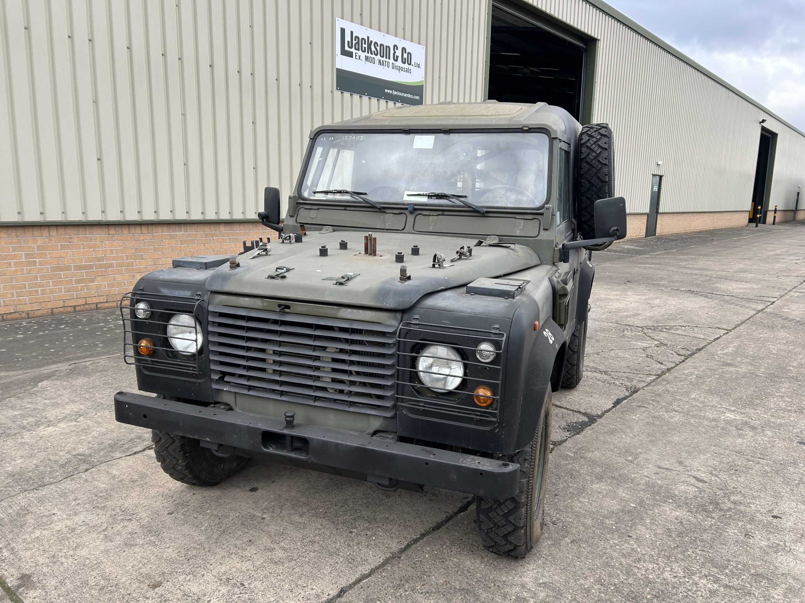Land Rover Defender 90 Wolf LHD Hard Top (Remus)