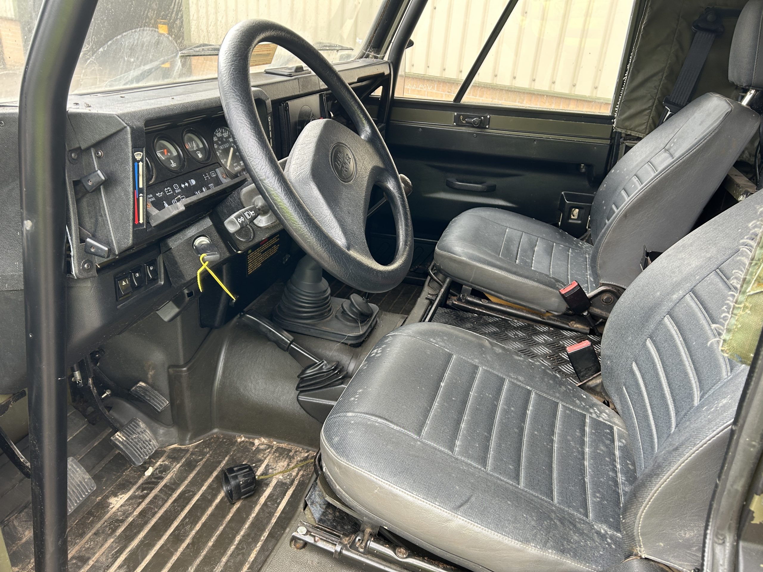 Land Rover Defender 90 Wolf LHD Hard Top (Remus)