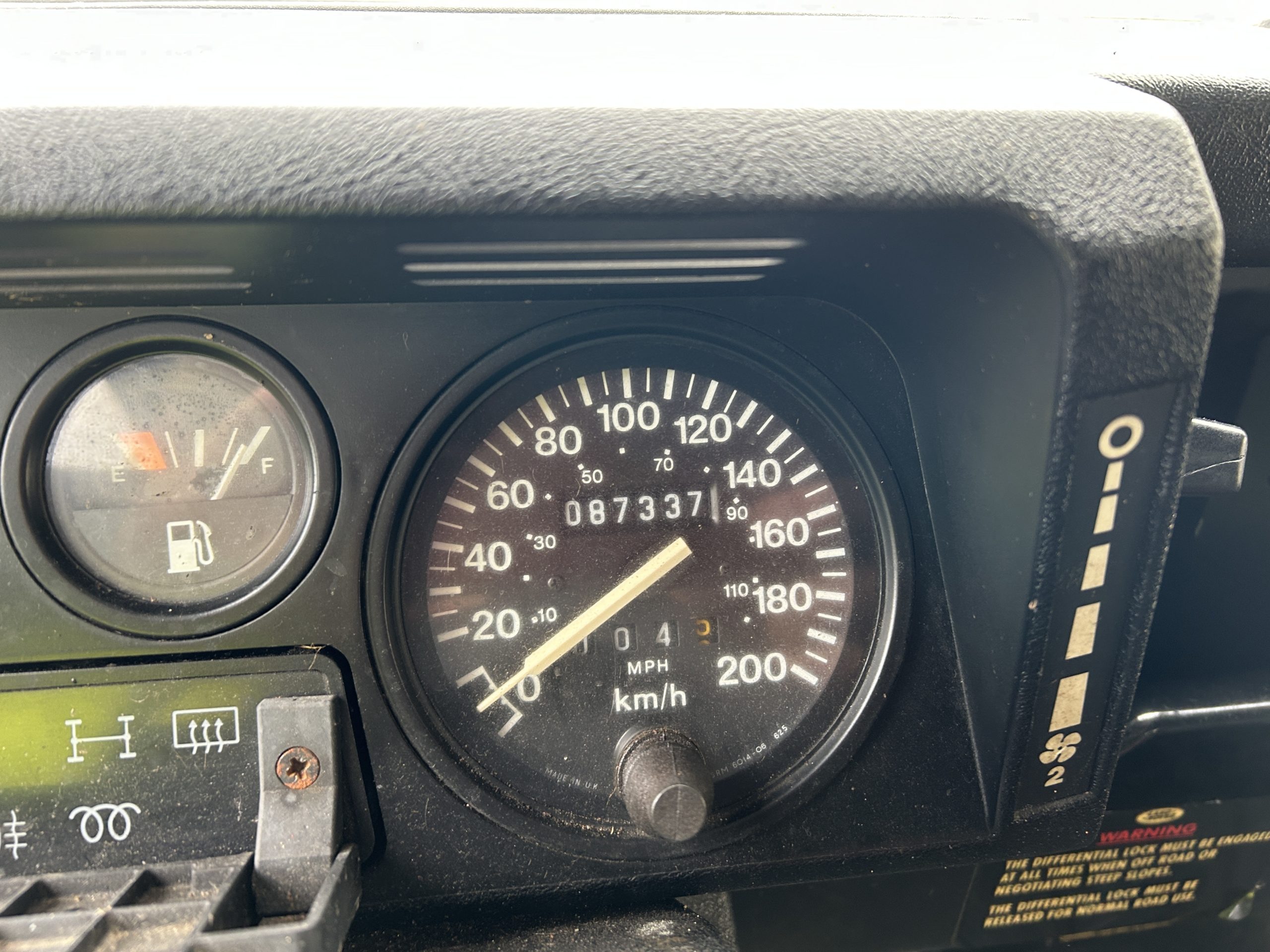 Land Rover Defender 90 Wolf LHD Hard Top (Remus)