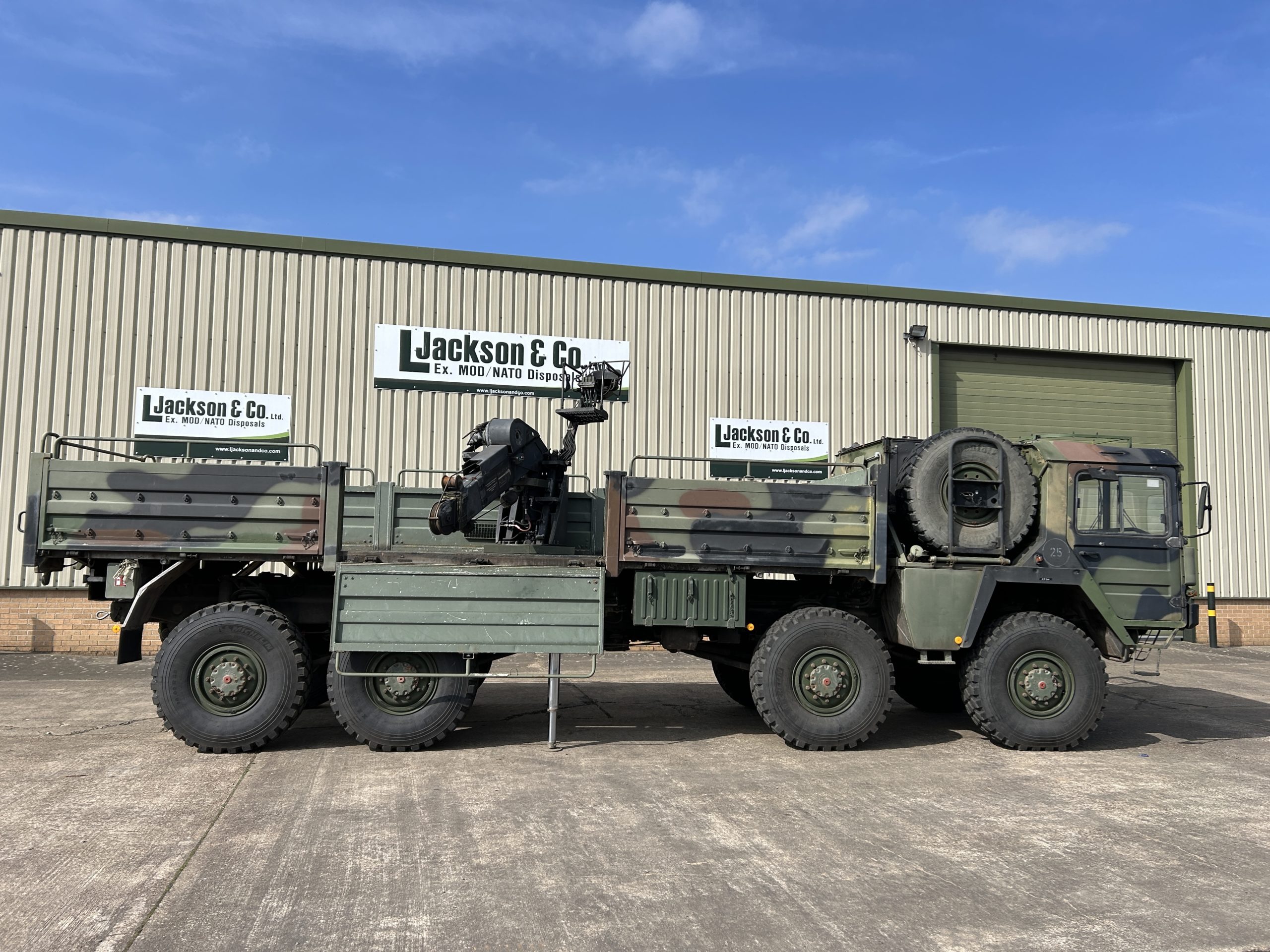 MAN 464 8×8 Cargo Truck With Crane