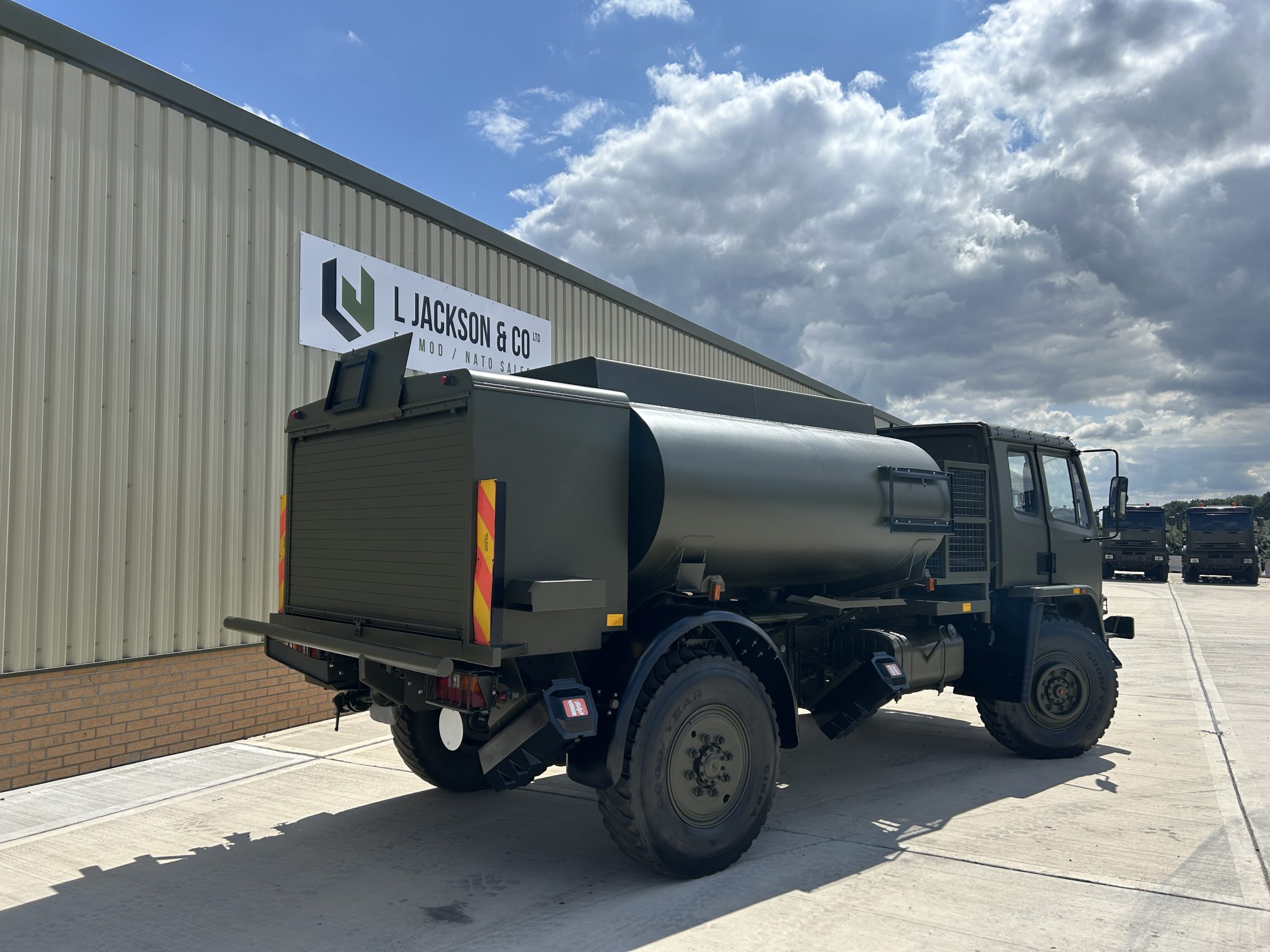 Leyland Daf 4×4 5,000 Litre Tanker Truck