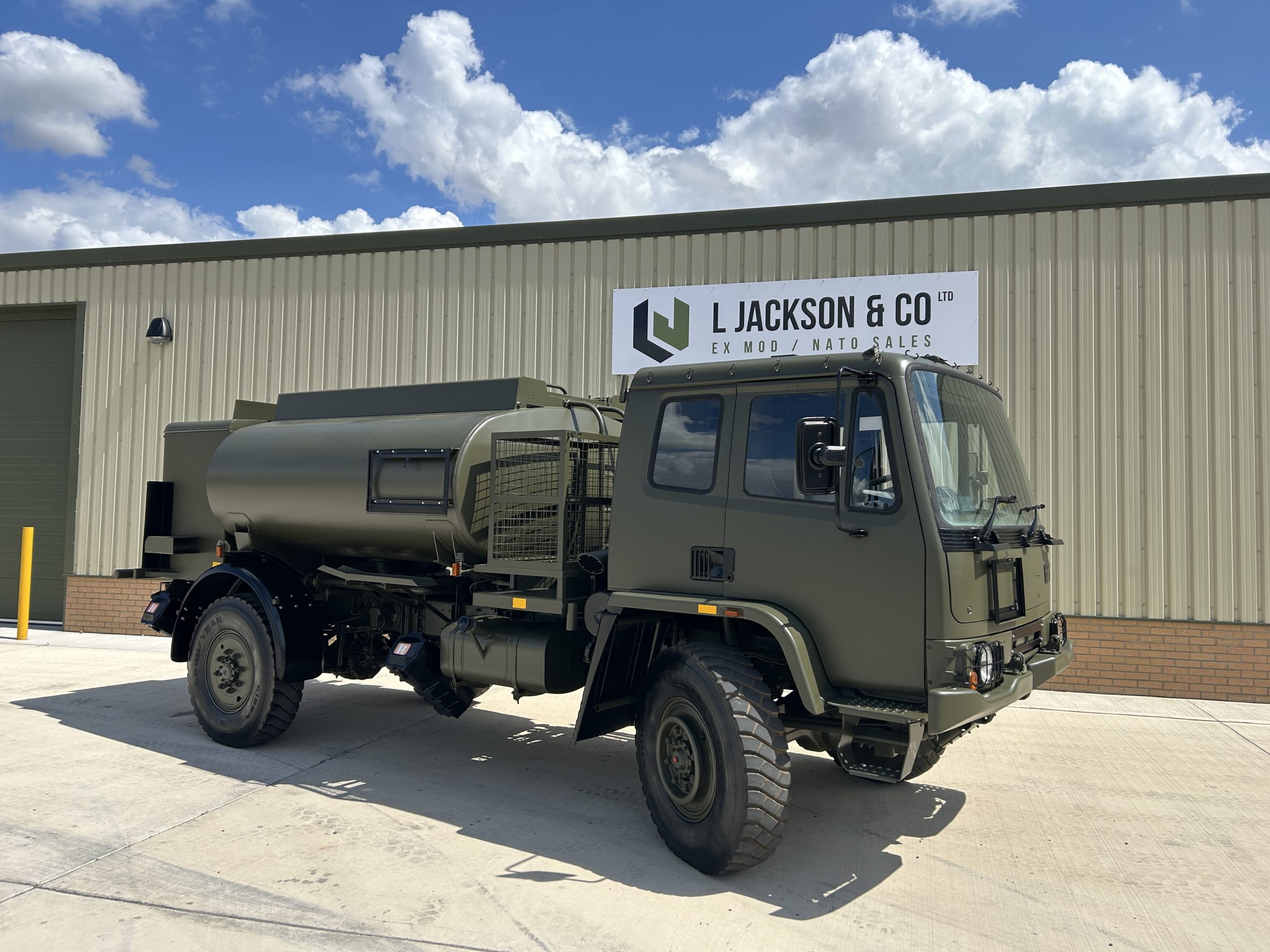 Leyland Daf 4×4 5,000 Litre Tanker Truck