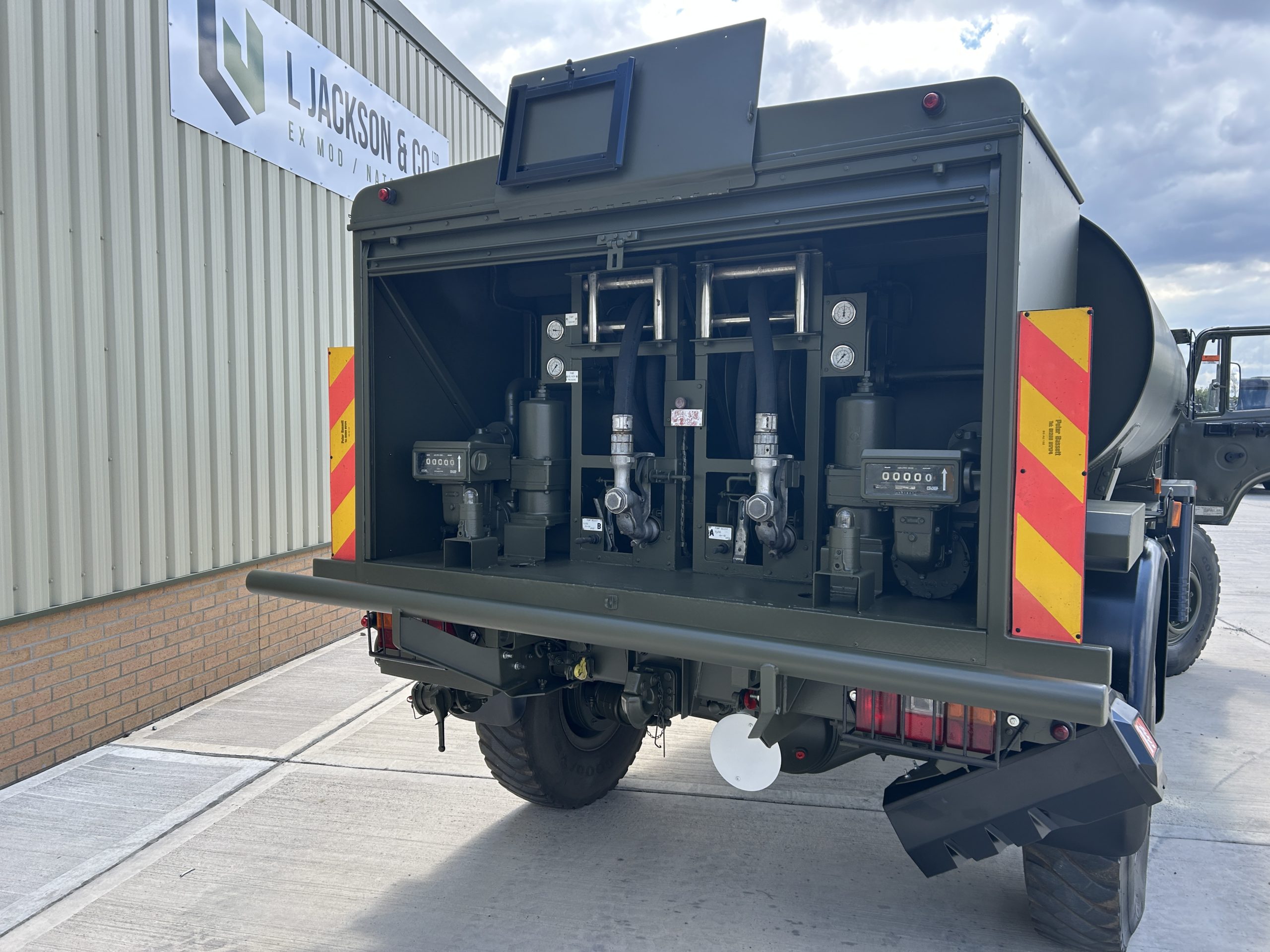 Leyland Daf 4×4 5,000 Litre Tanker Truck
