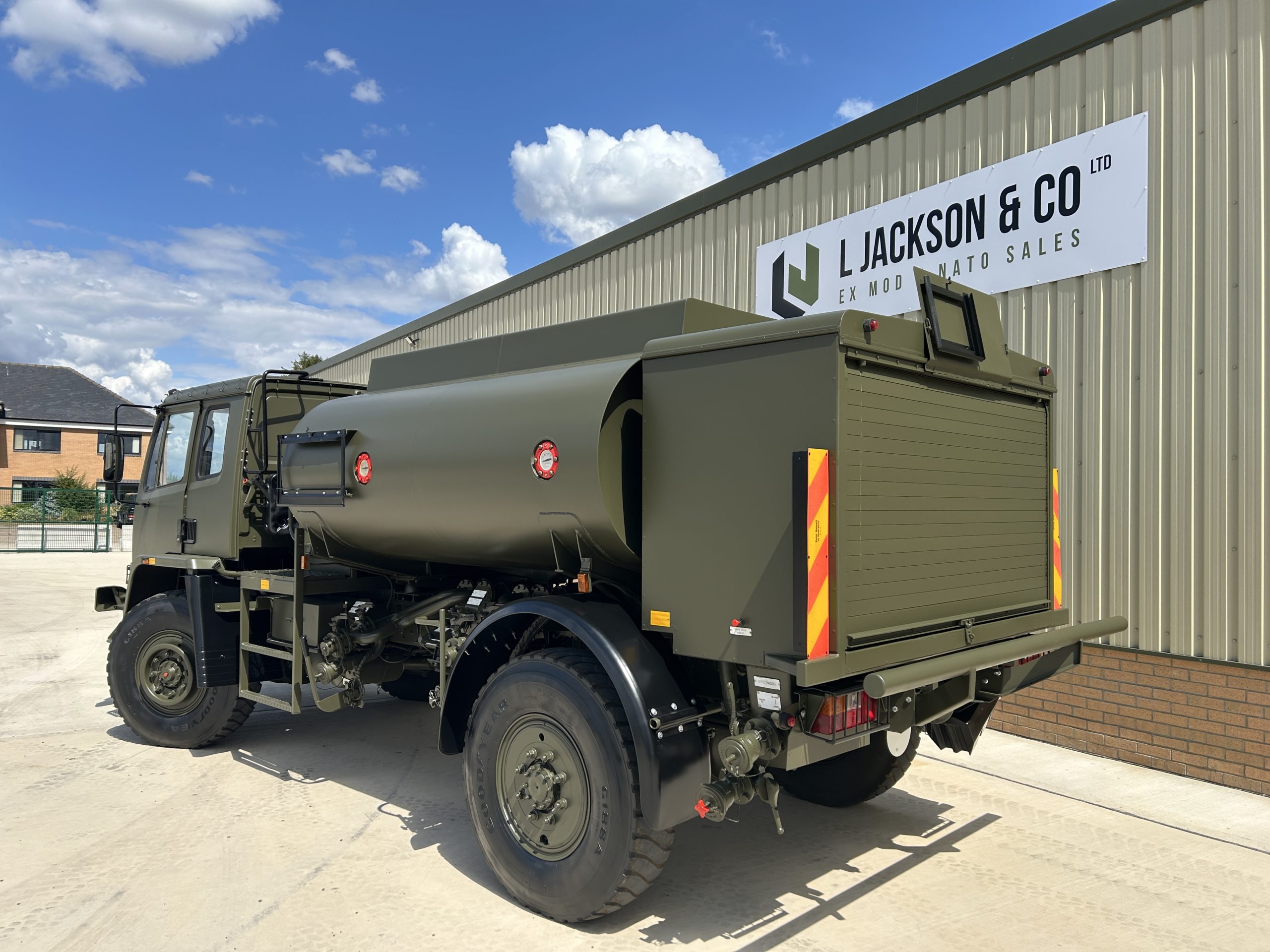 Leyland Daf 4×4 5,000 Litre Tanker Truck