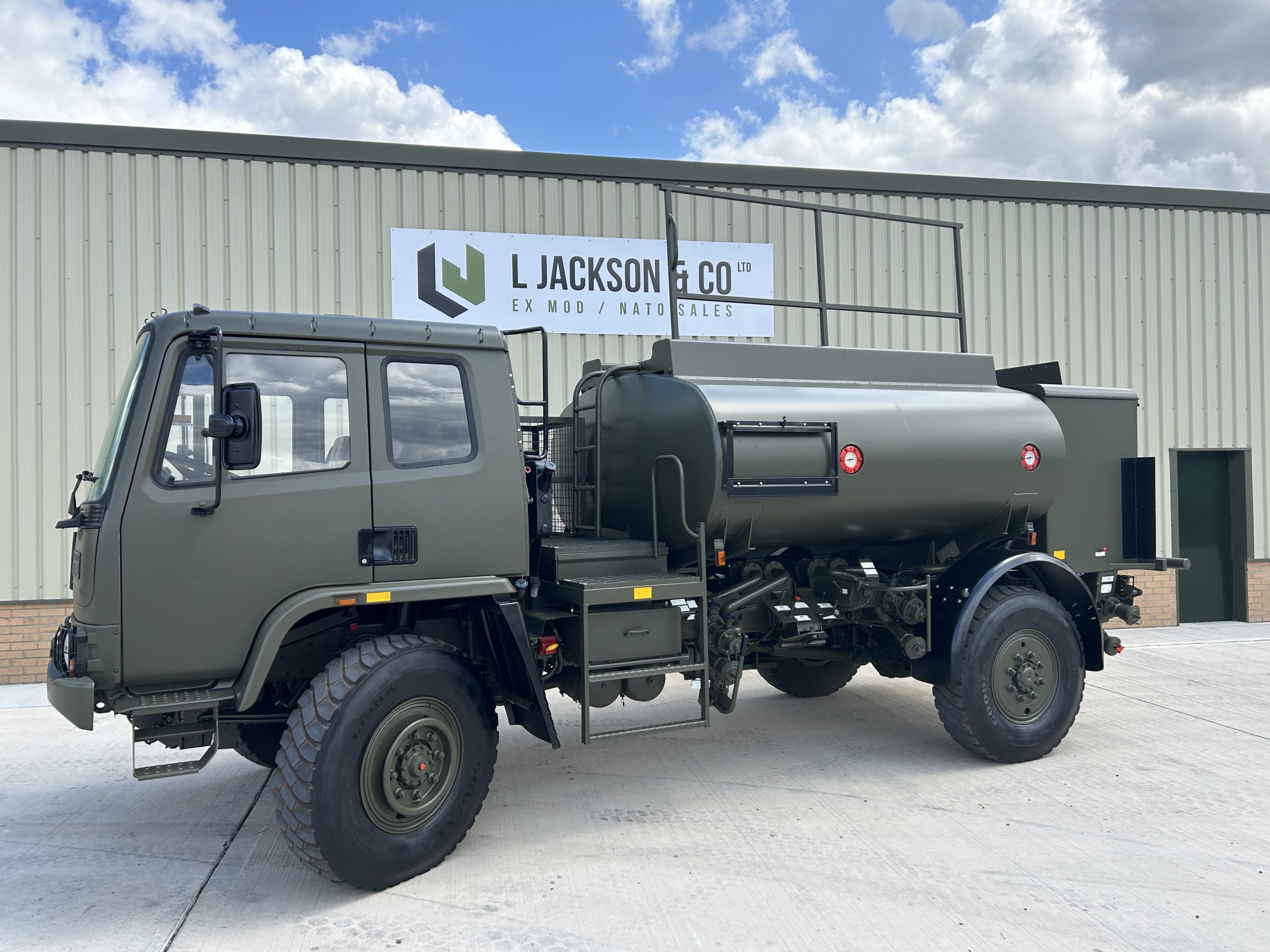 Leyland Daf 4×4 5,000 Litre Tanker Truck