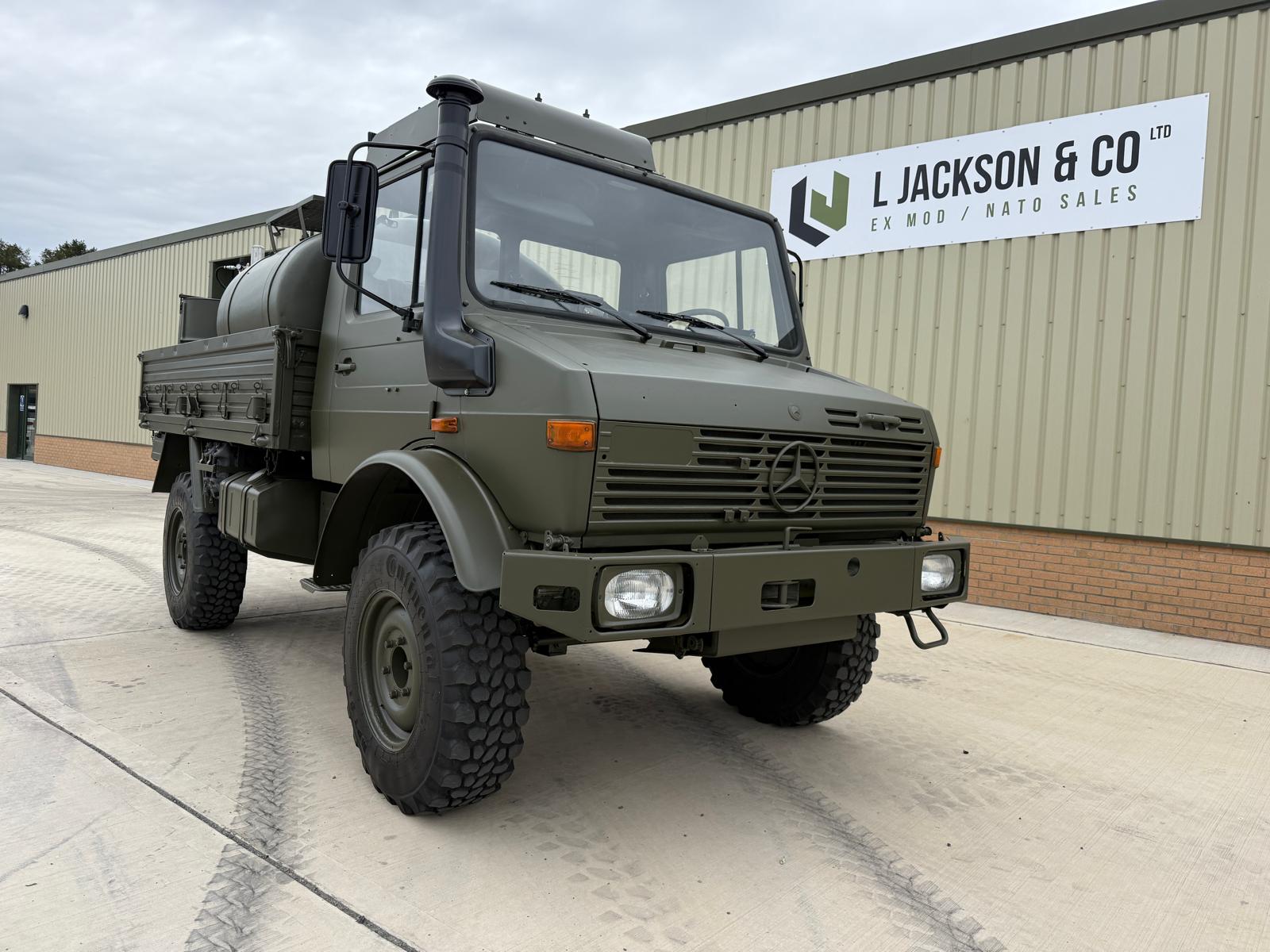Mercedes Unimog U1300L 4×4 Service Truck