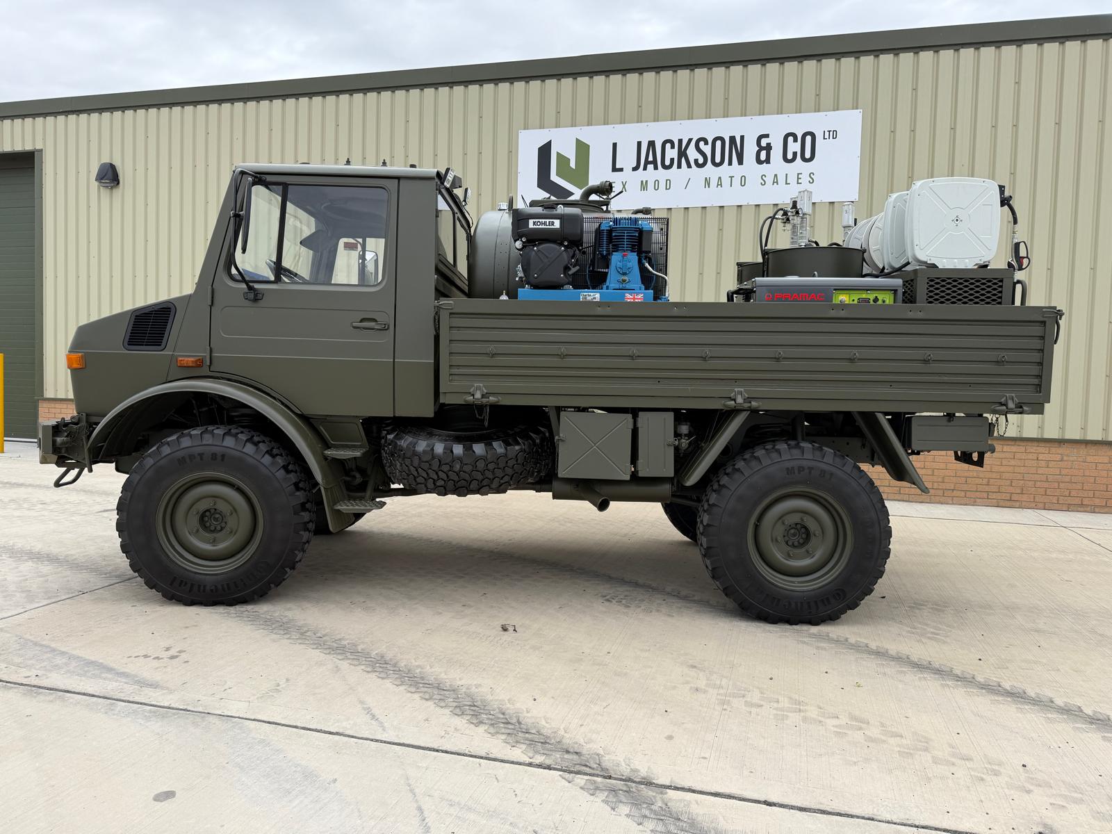 Mercedes Unimog U1300L 4×4 Service Truck