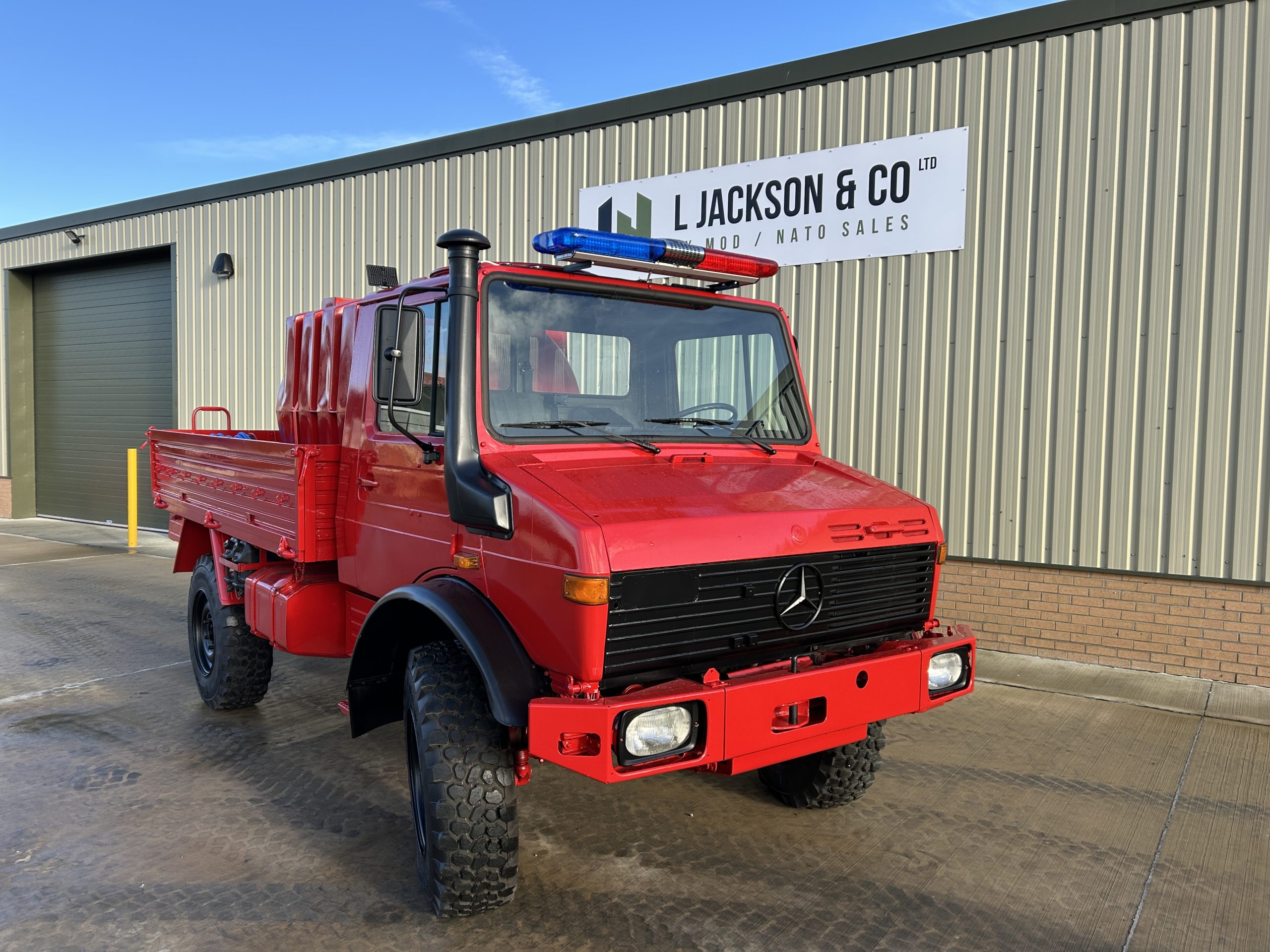 Mercedes Unimog U1300L Fire Truck