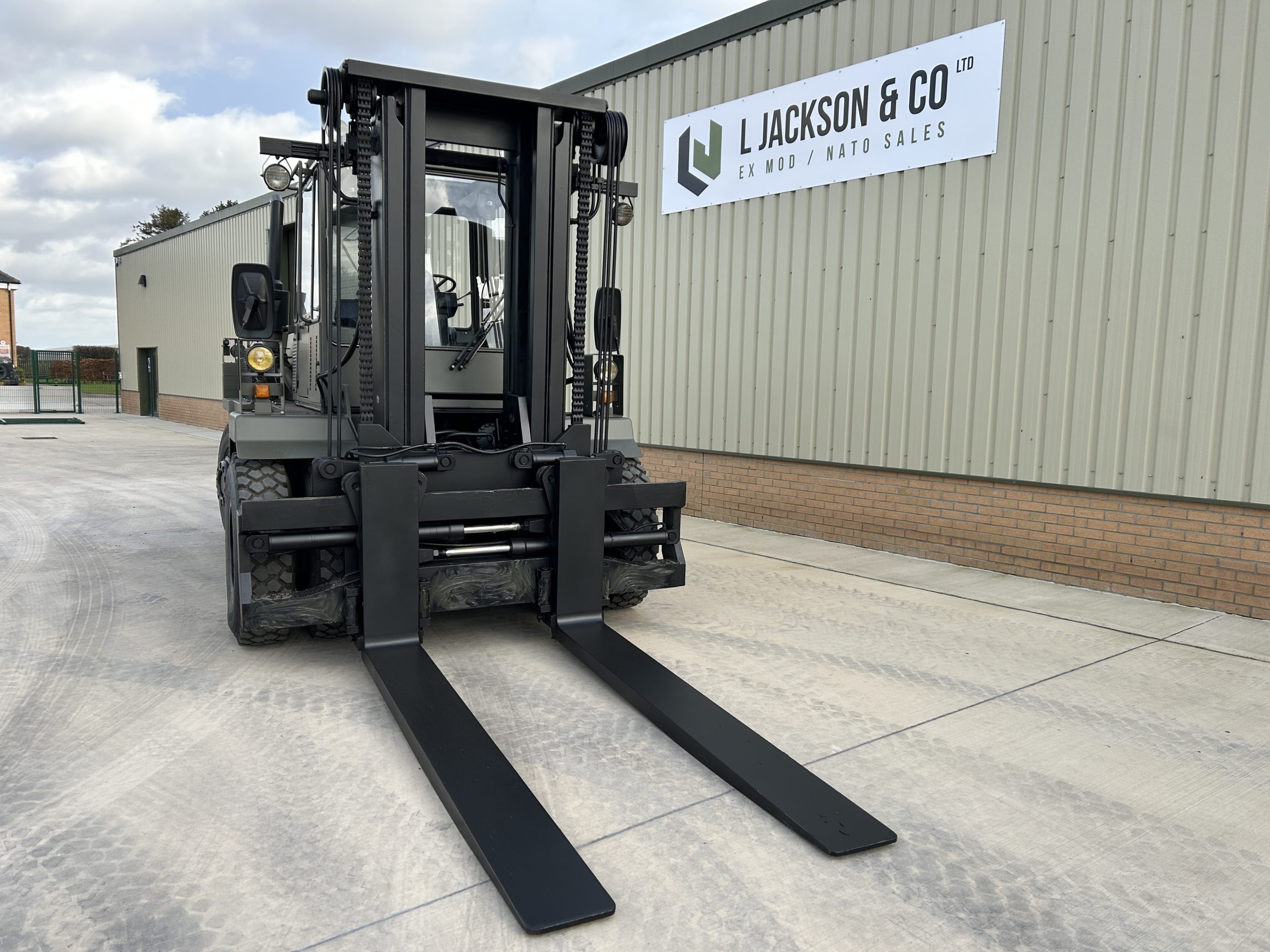 Valmet 1612 16 Ton Forklift