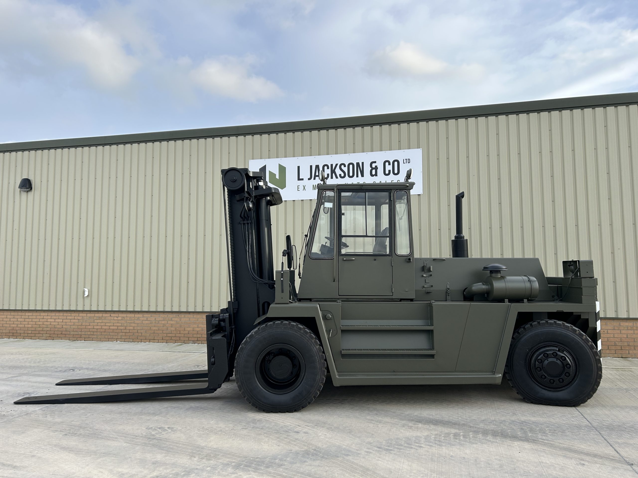 Valmet 1612 16 Ton Forklift