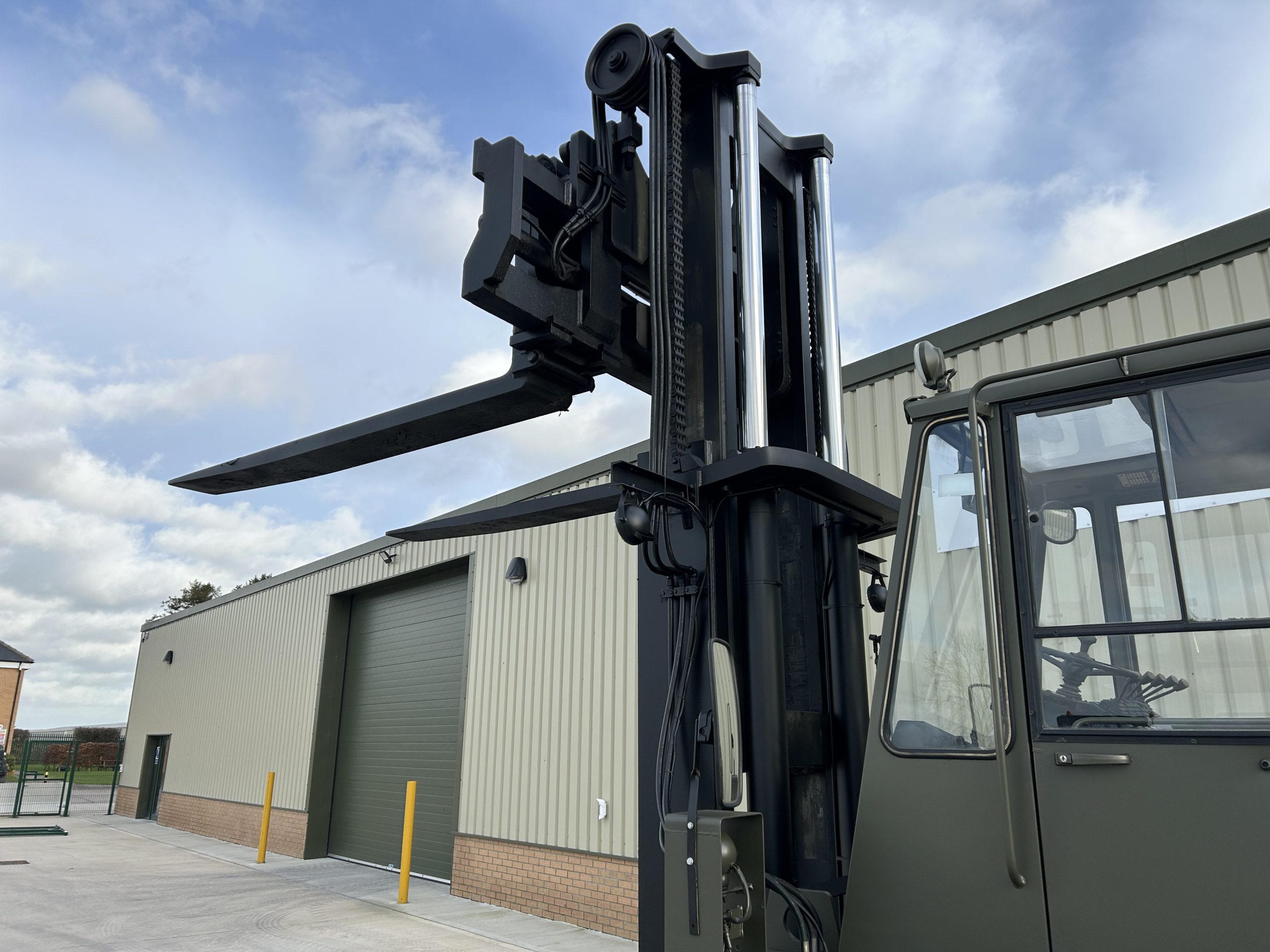 Valmet 1612 16 Ton Forklift
