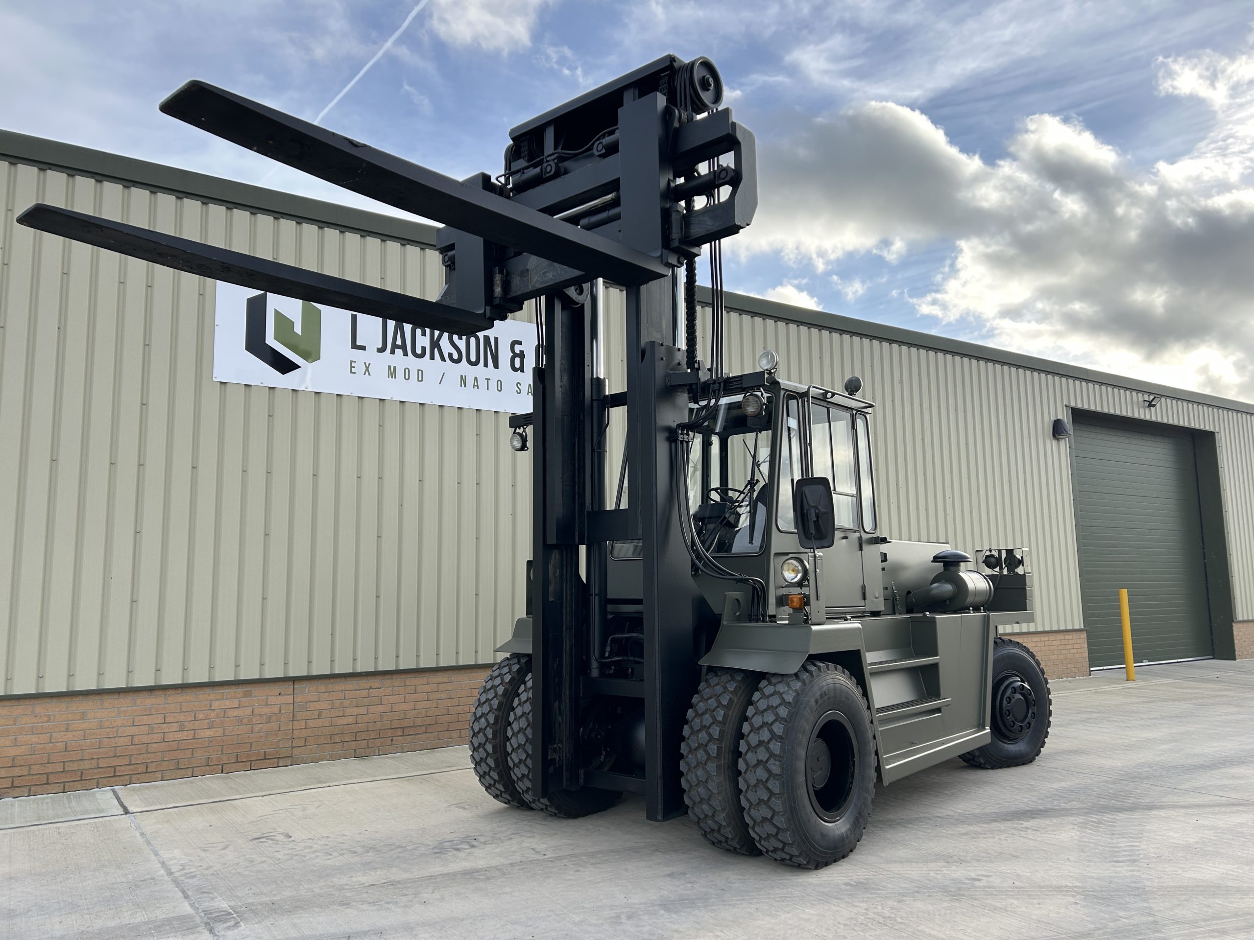 Valmet 1612 16 Ton Forklift