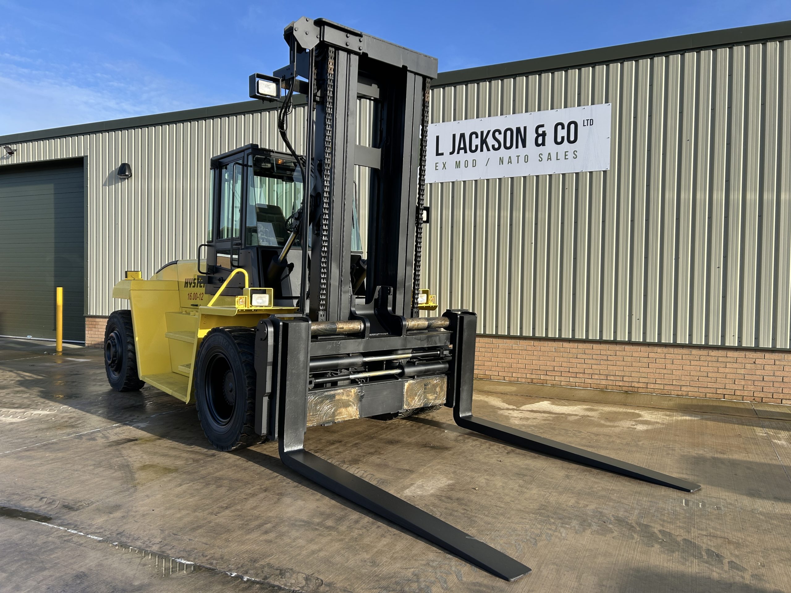 Hyster H16.00 XM-12 16 Ton Forklift