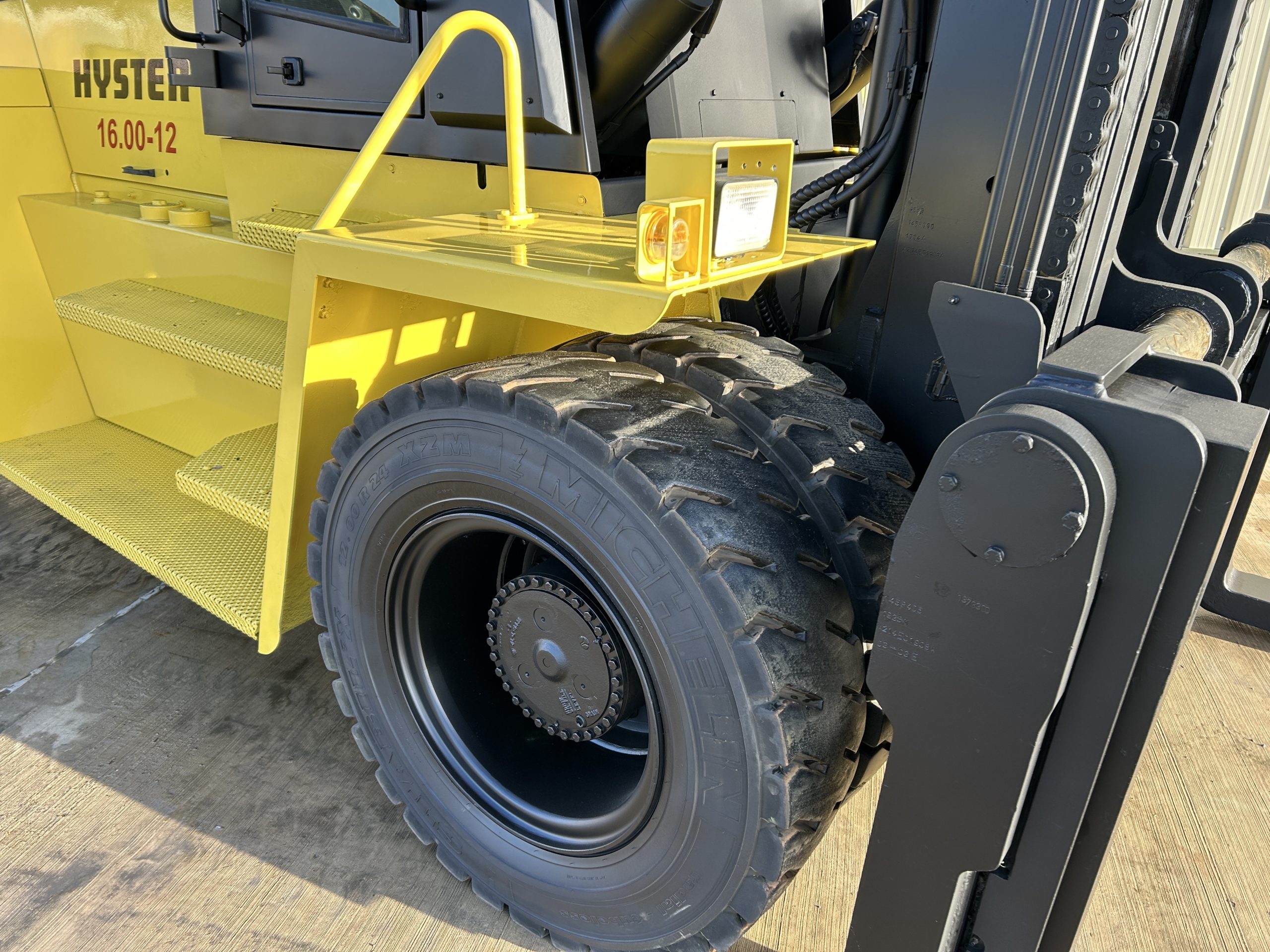 Hyster H16.00 XM-12 16 Ton Forklift