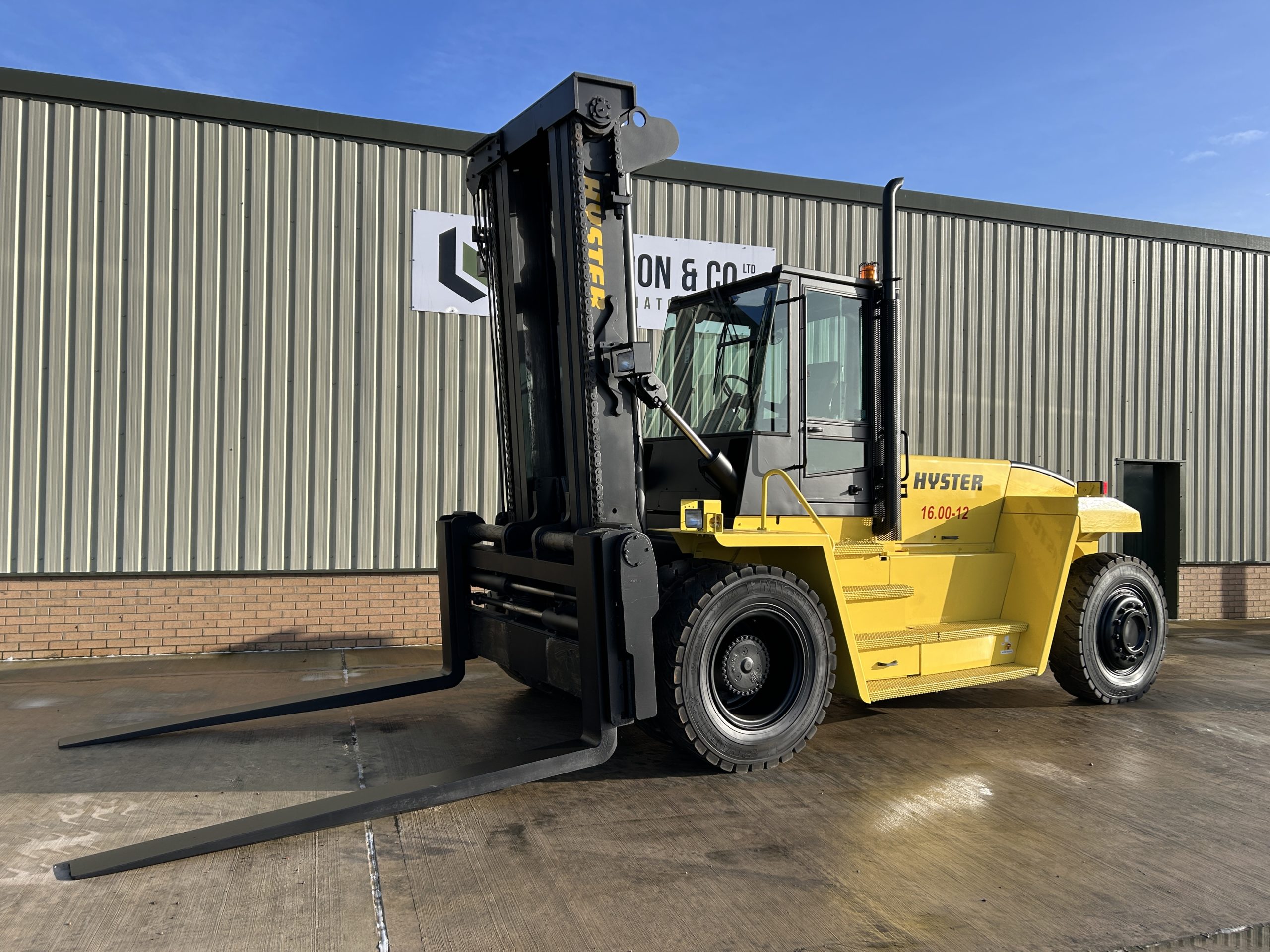 Hyster H16.00 XM-12 16 Ton Forklift