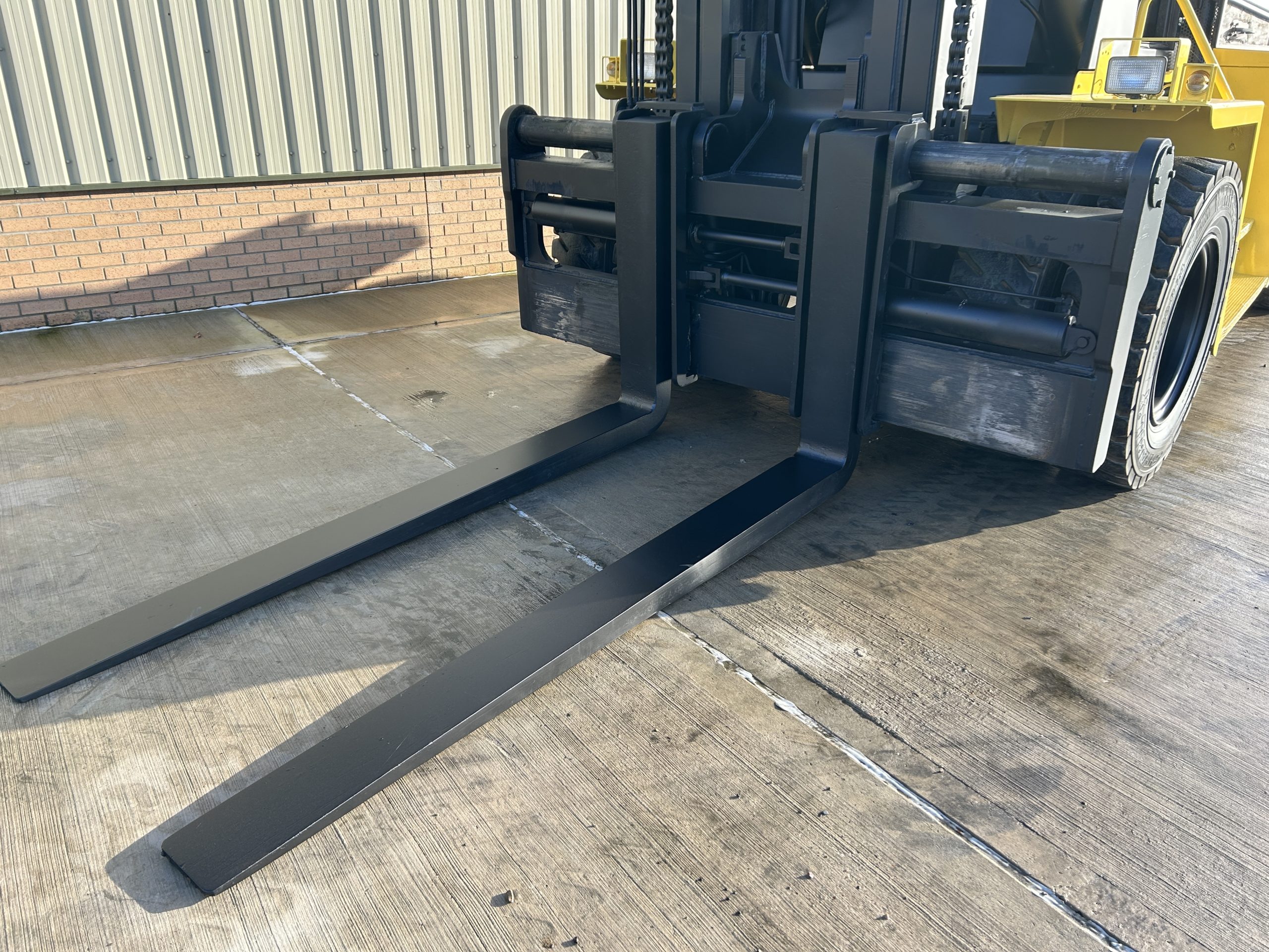 Hyster H16.00 XM-12 16 Ton Forklift