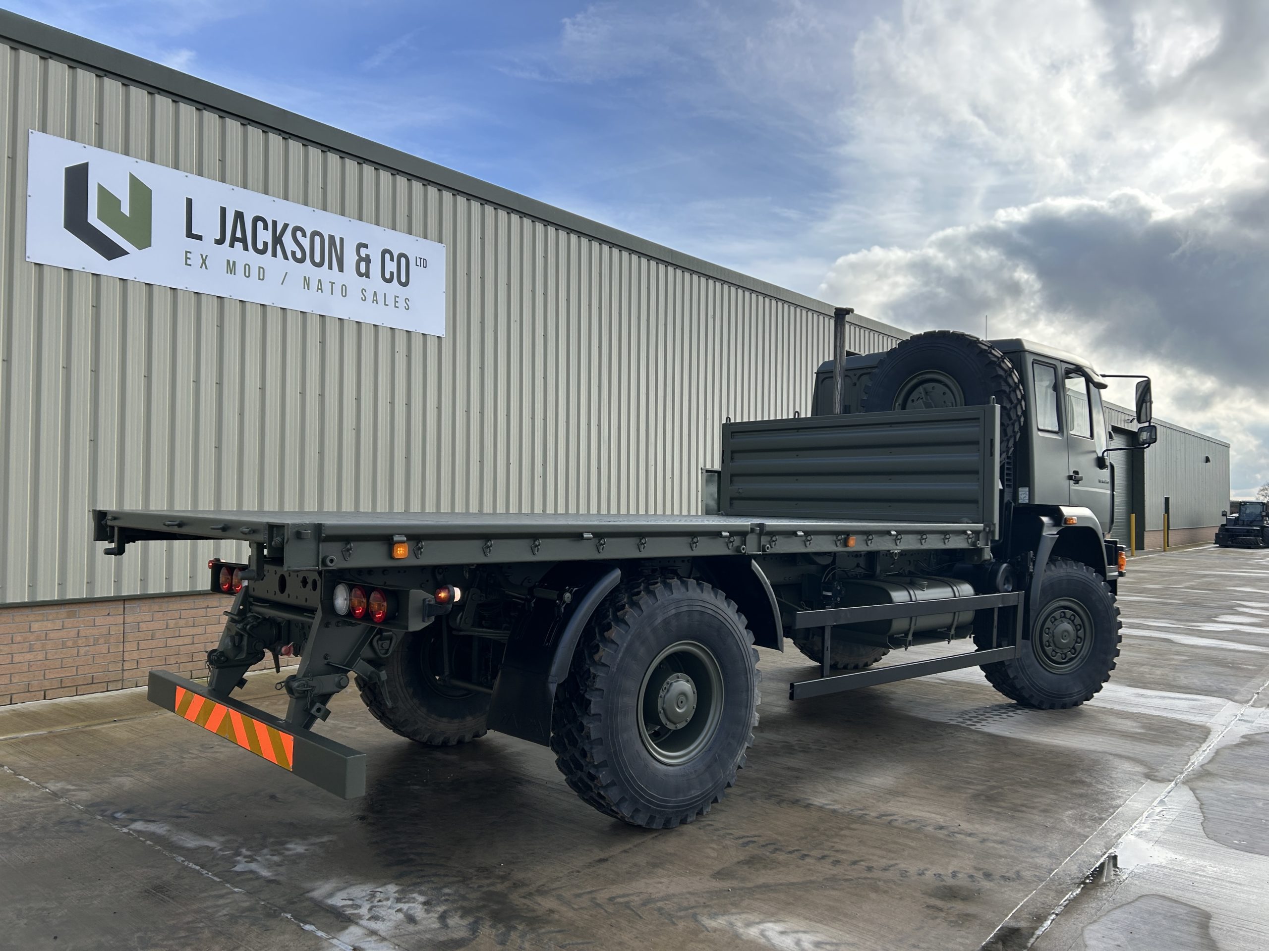 MAN 18.225 4×4 Cargo Truck