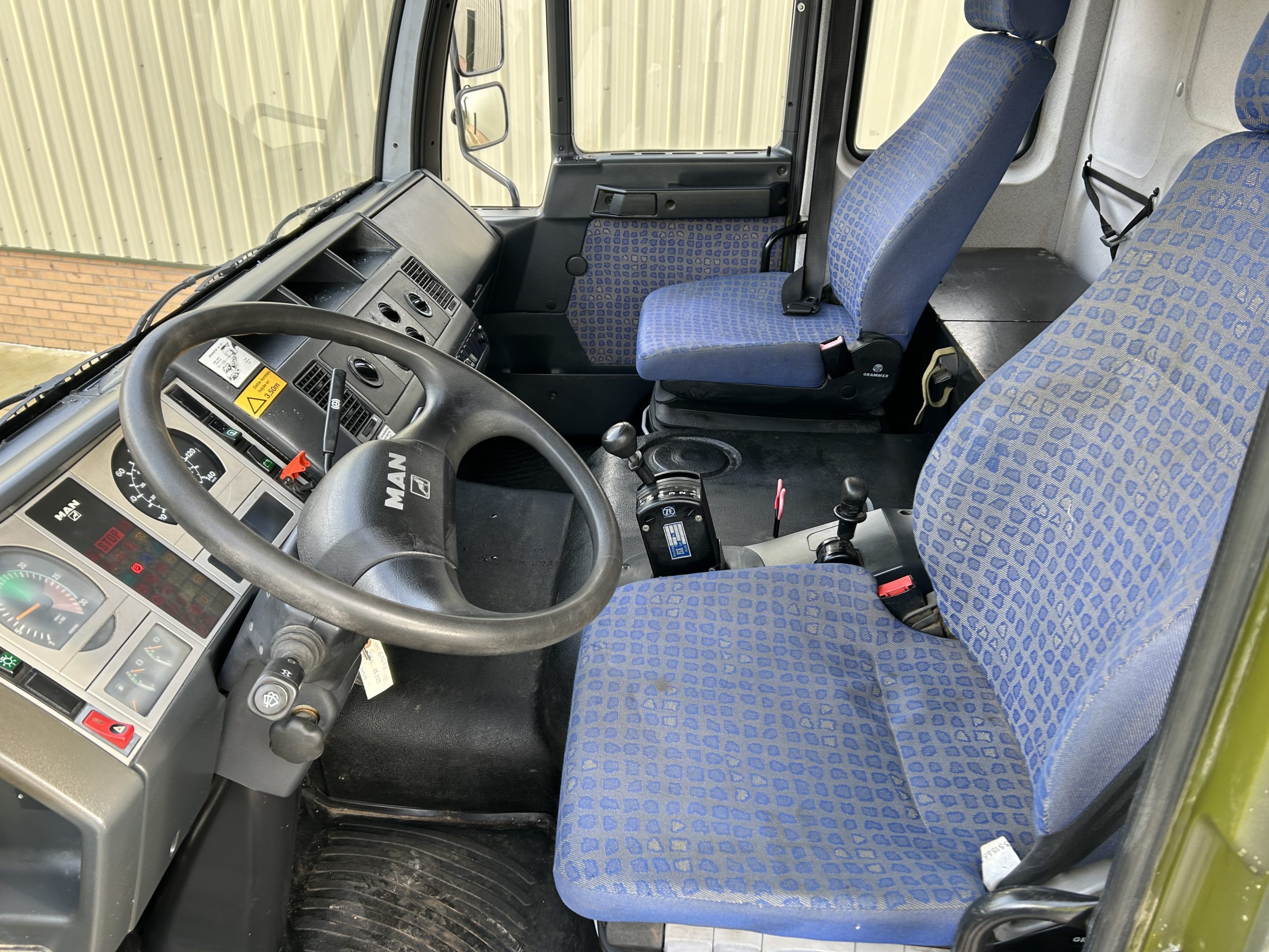 MAN 18.225 4×4 Cargo Truck