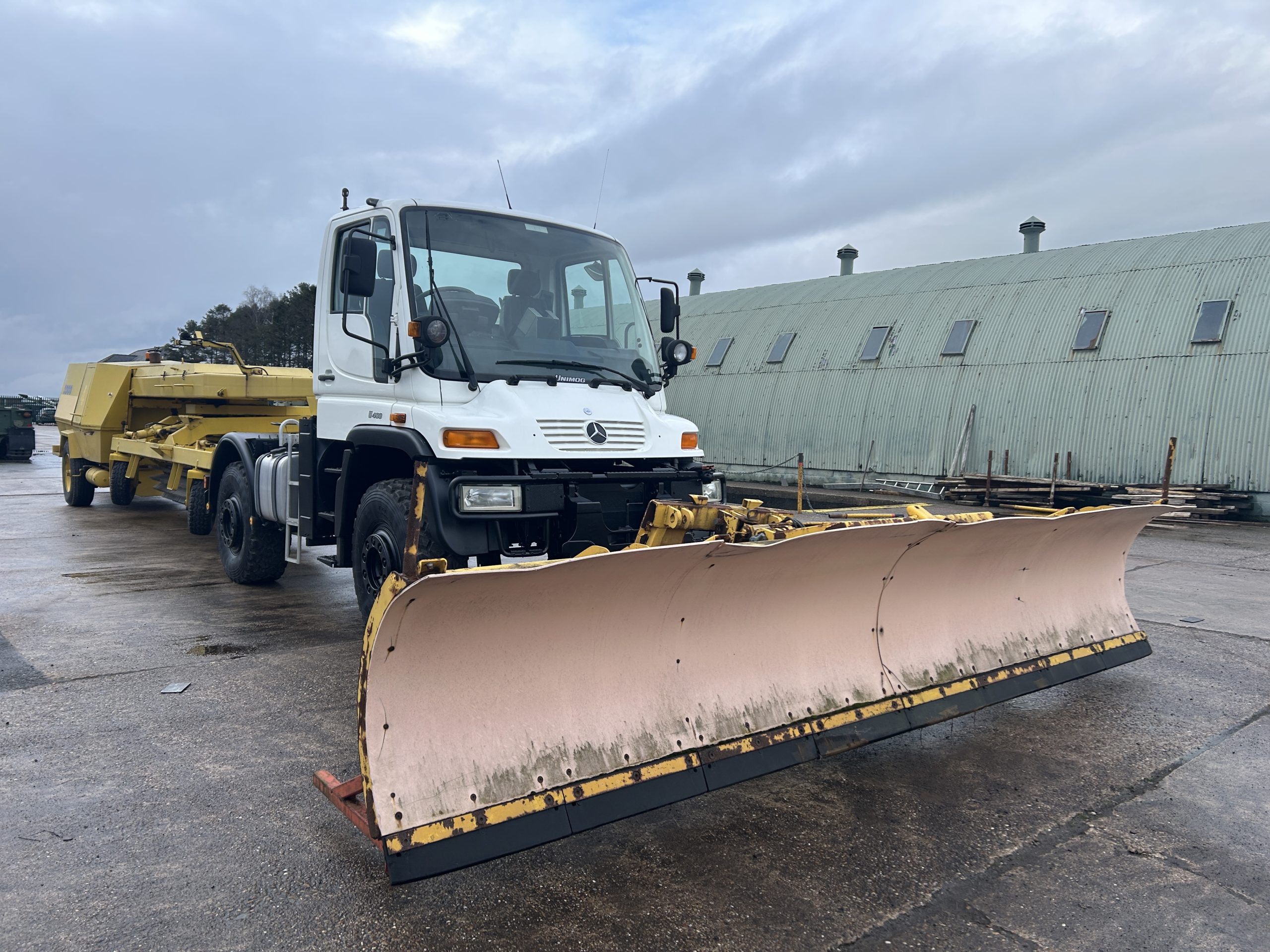 Mercedes Unimog U400 with Danline 2000 Runway Sweepers