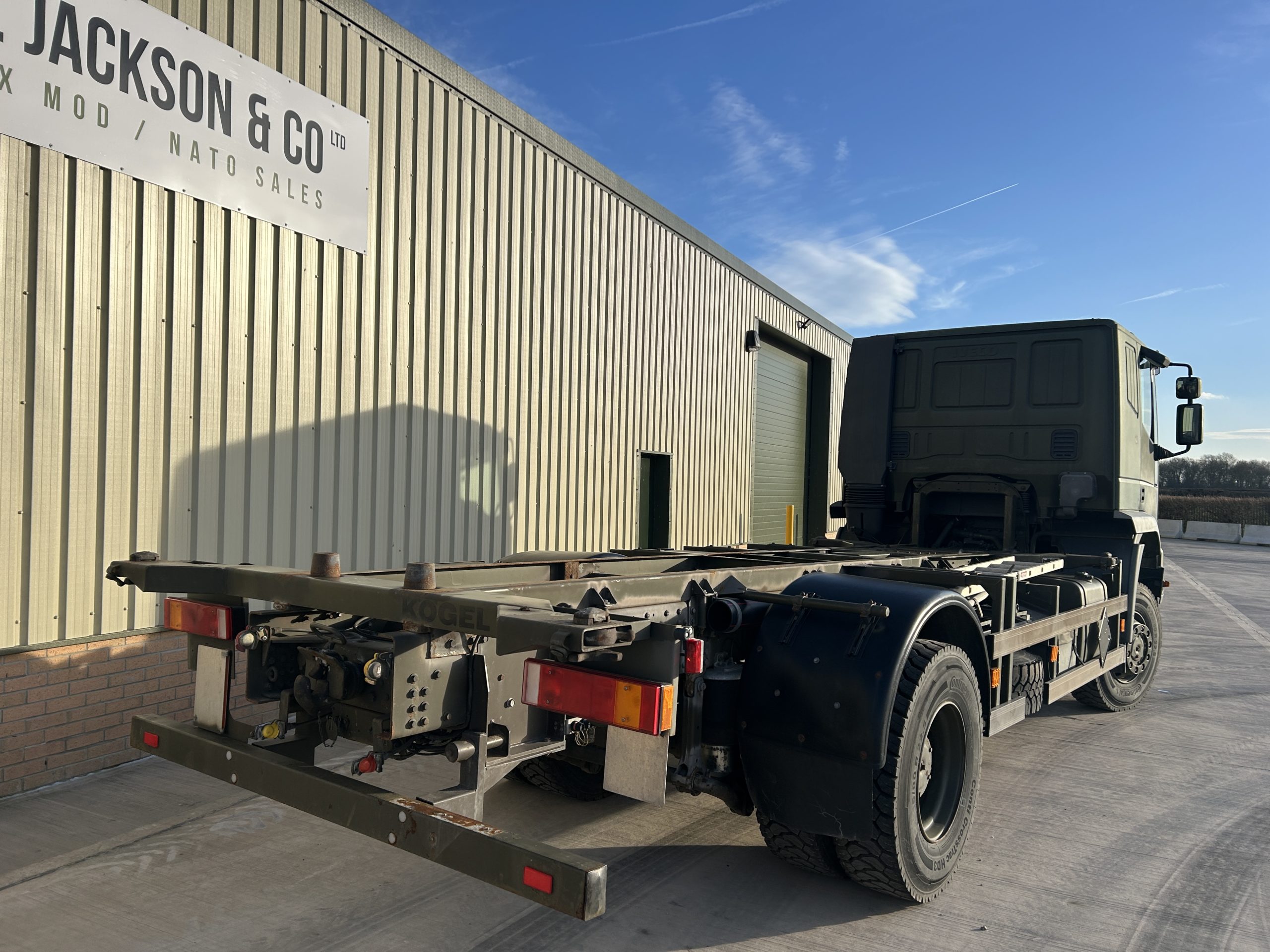 Iveco Eurotrakker 190E35 4×4 Cargo Truck