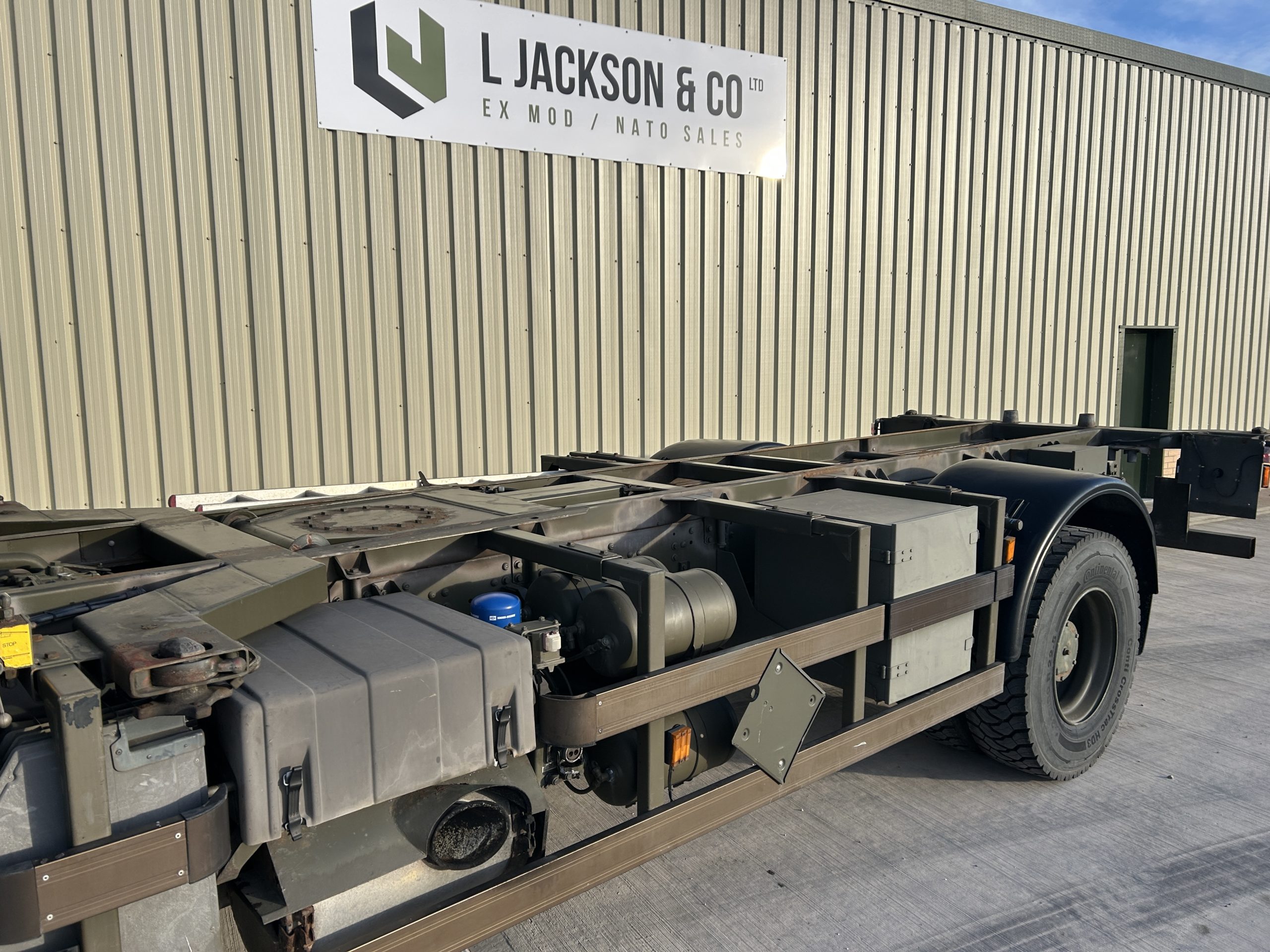 Iveco Eurotrakker 190E35 4×4 Cargo Truck