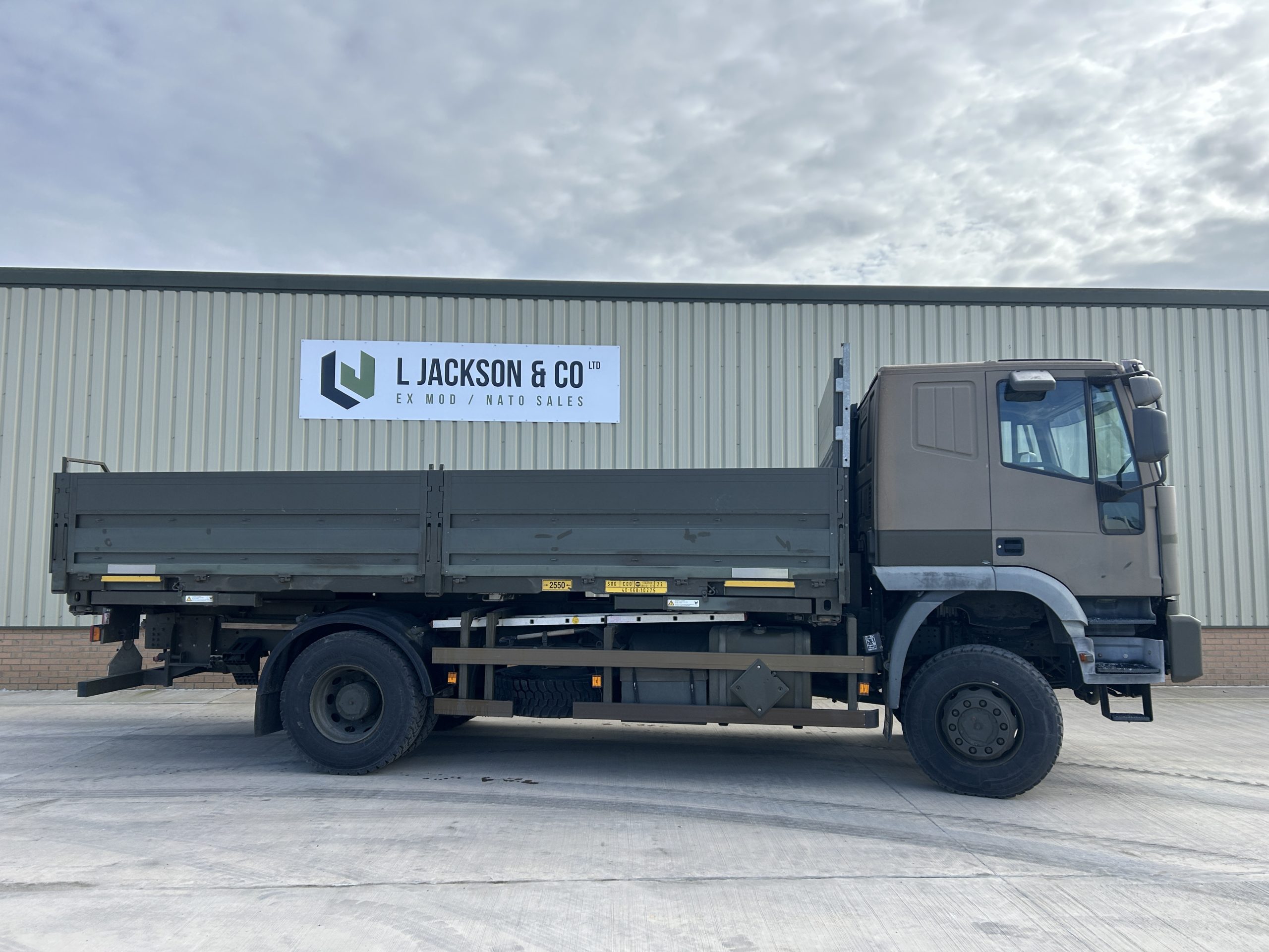 Iveco Eurotrakker 190E35 4×4 Cargo Truck