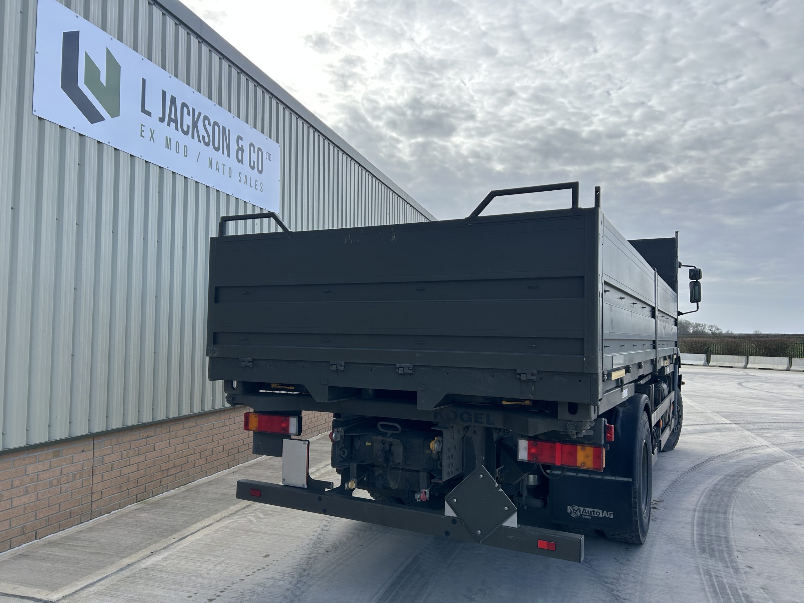 Iveco Eurotrakker 190E35 4×4 Cargo Truck