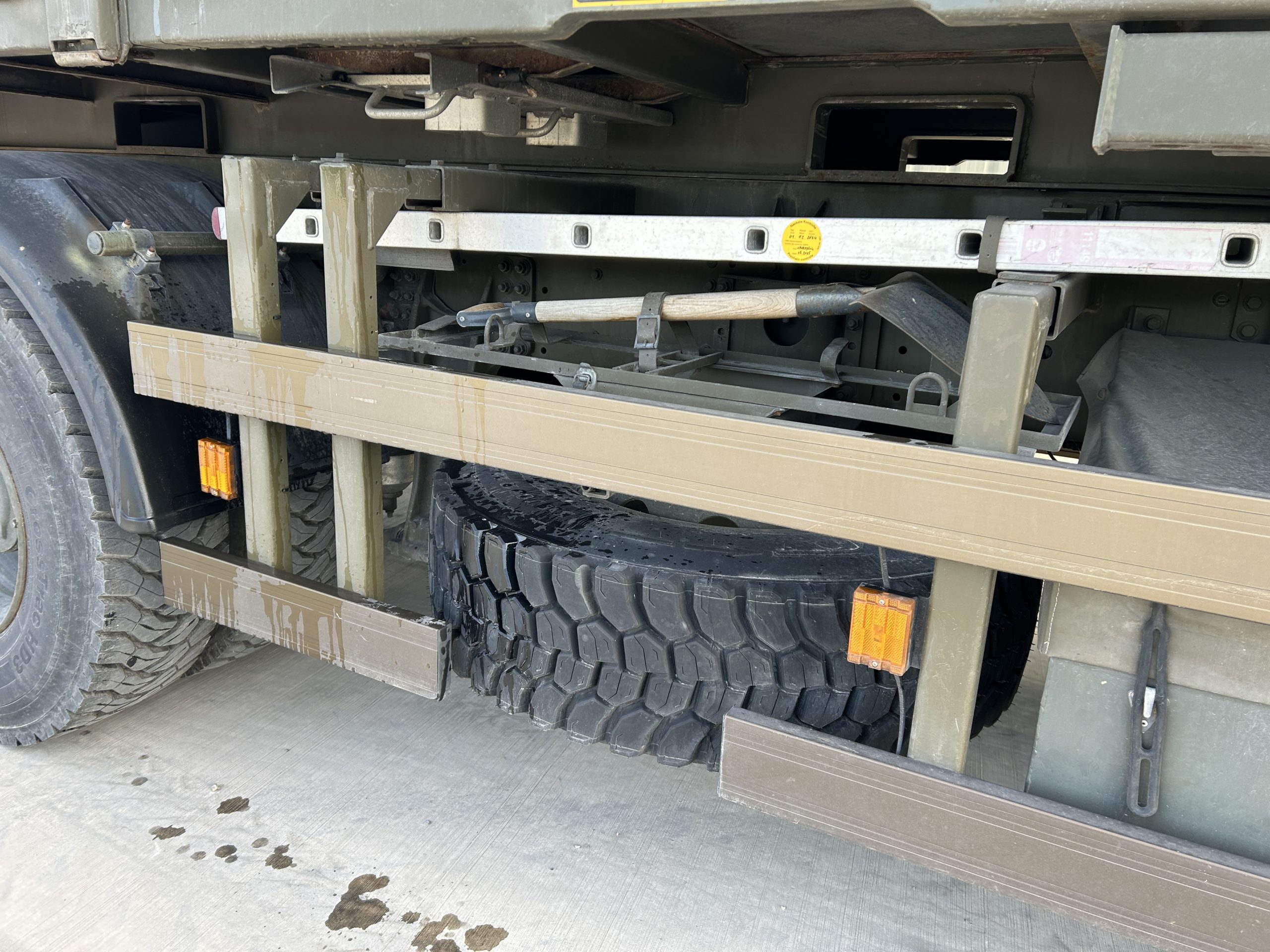 Iveco Eurotrakker 190E35 4×4 Cargo Truck