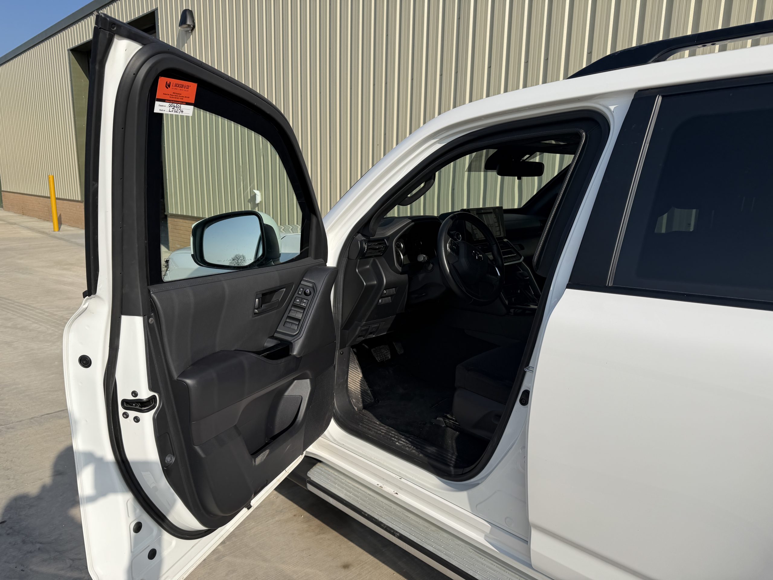 Armoured Toyota Land Cruiser 300