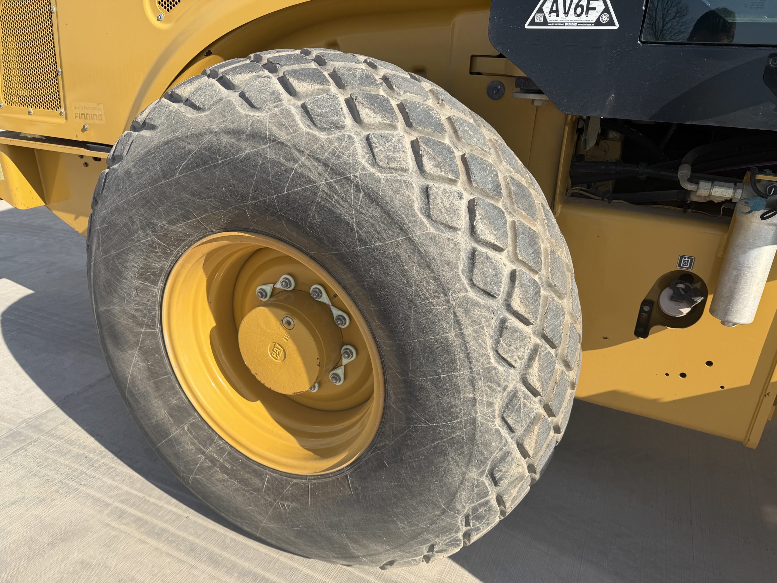 Caterpillar CS66B Roller