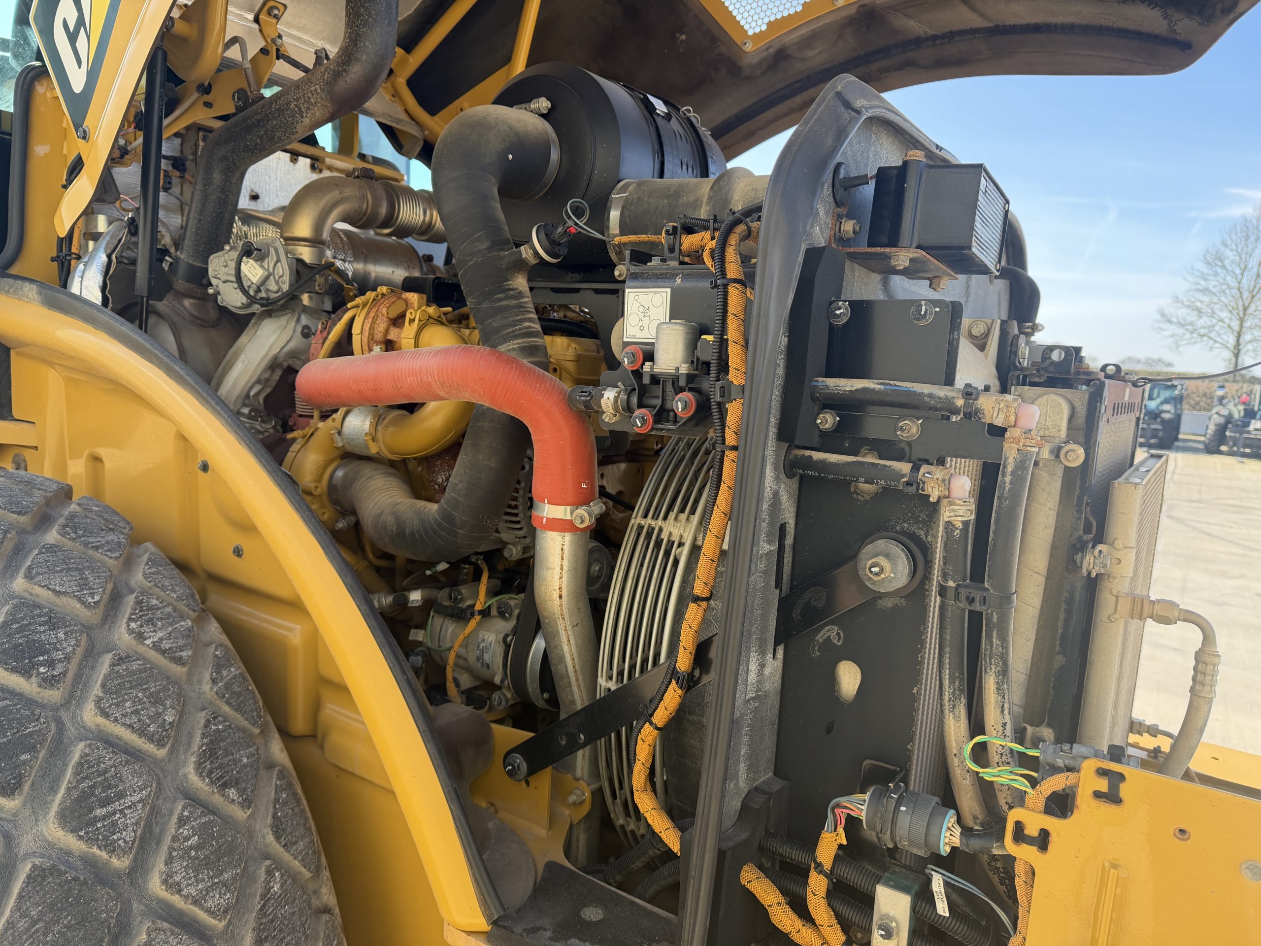 Caterpillar CS66B Roller
