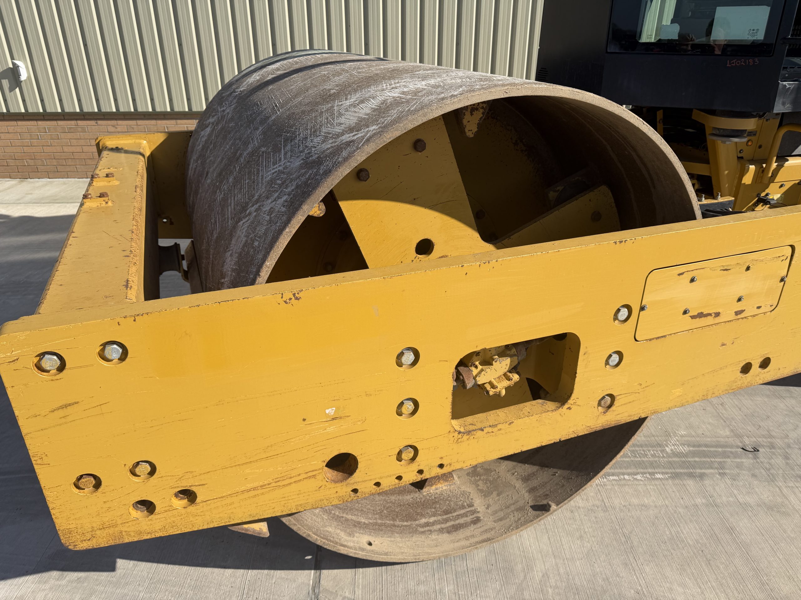 Caterpillar CS66B Roller