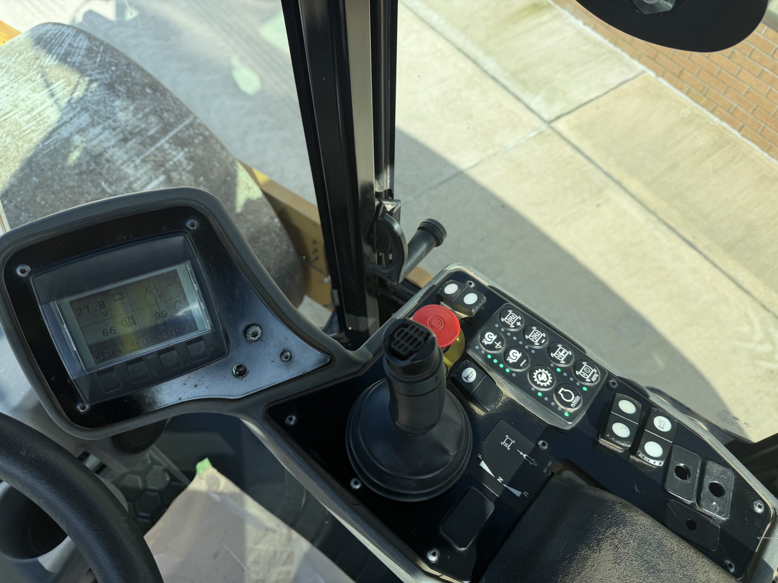 Caterpillar CS66B Roller